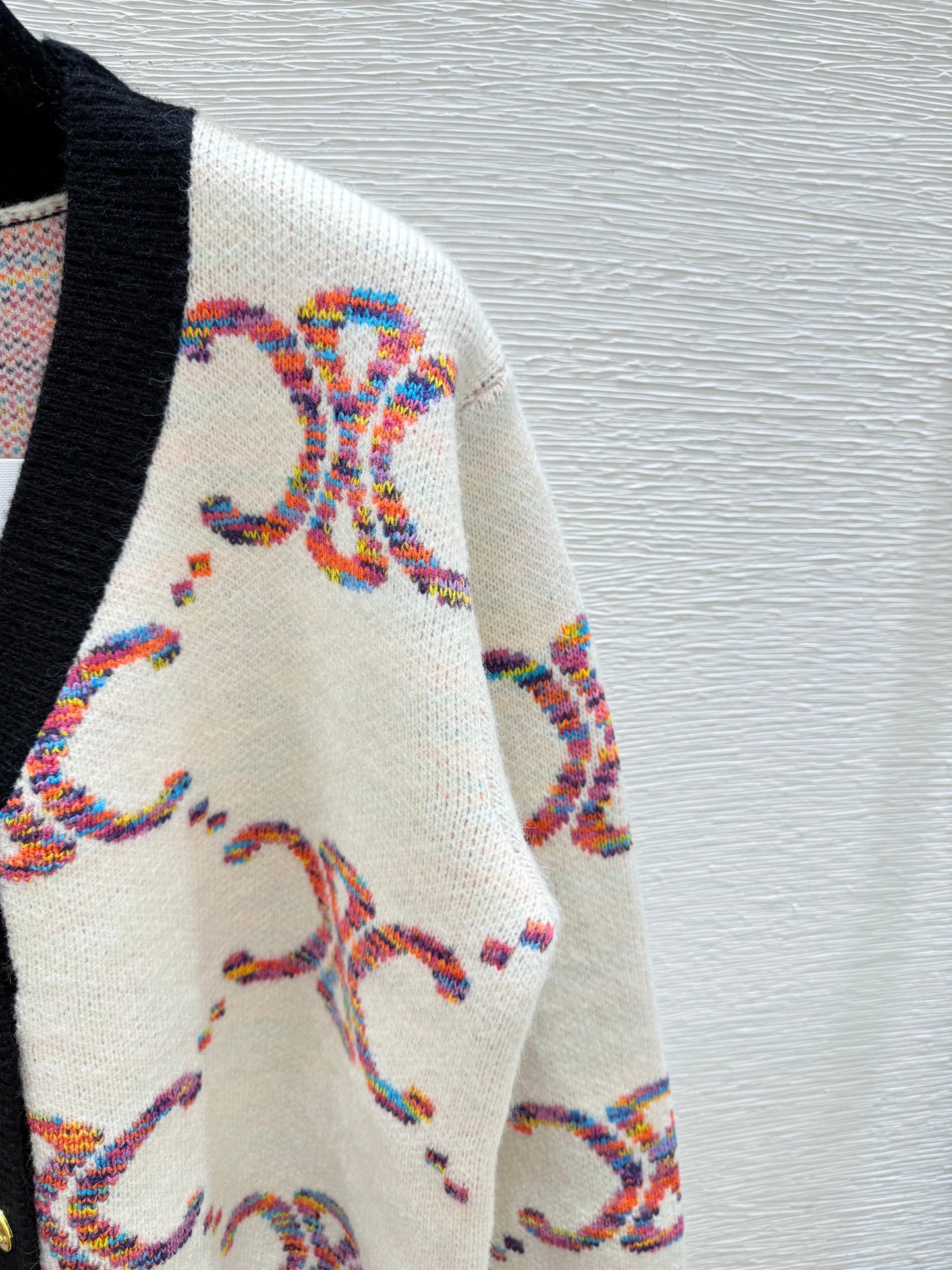 25fw V-neck cardigan