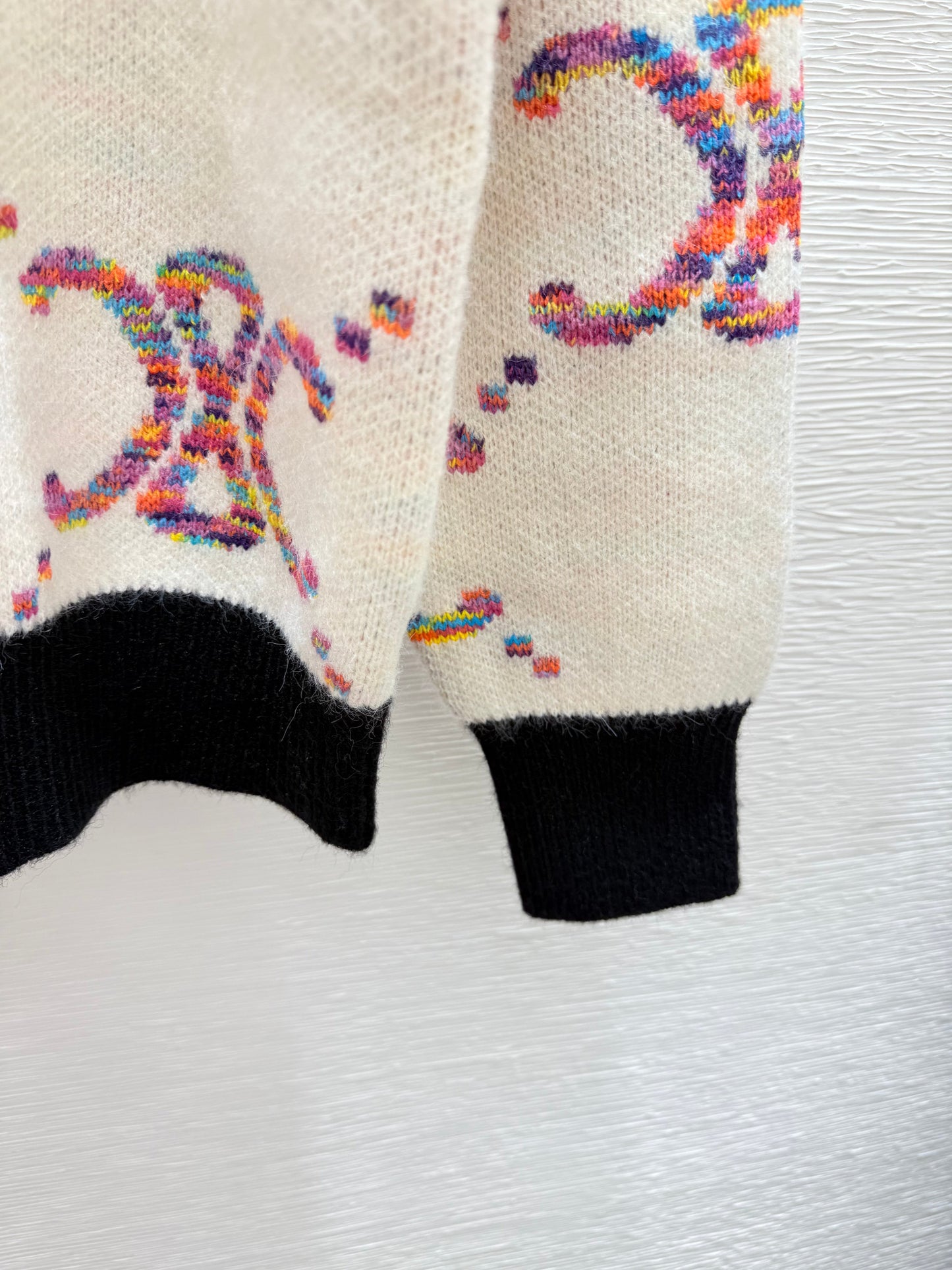 25fw V-neck cardigan