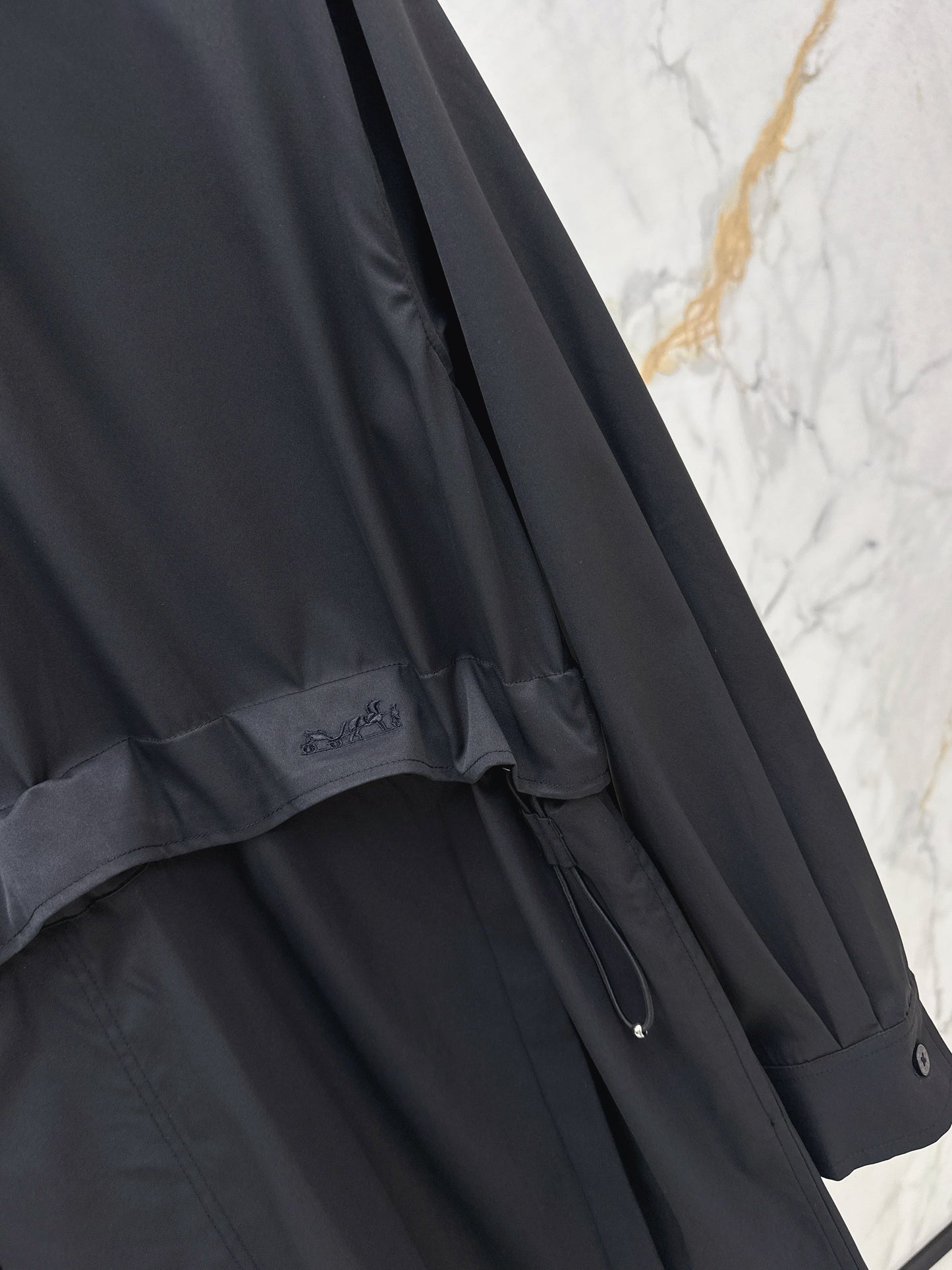 25fw Stand up collar drawstring design dress