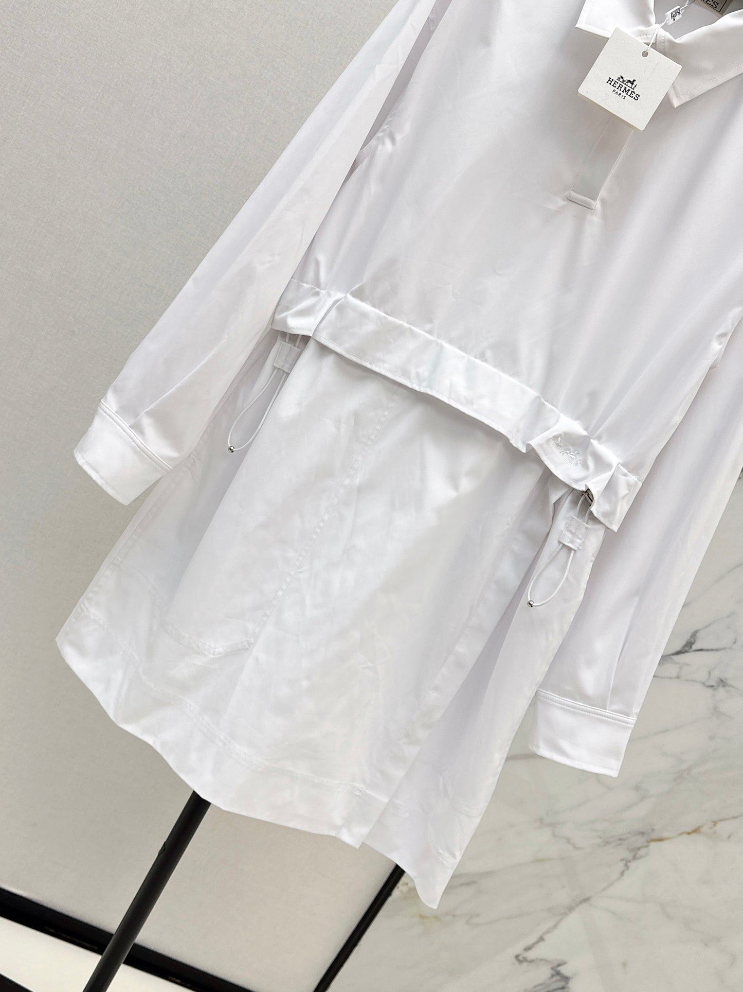 25fw Stand up collar drawstring design dress