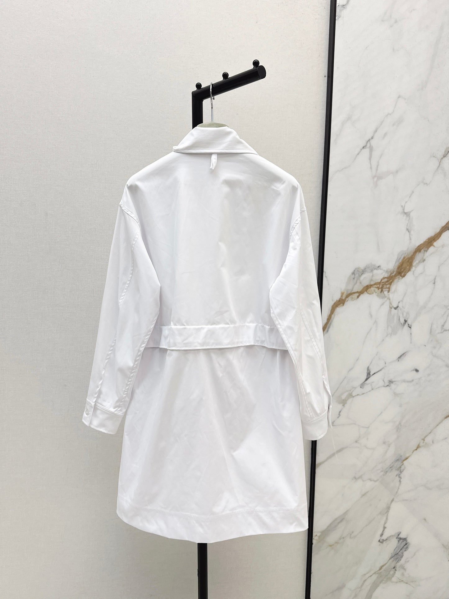 25fw Stand up collar drawstring design dress