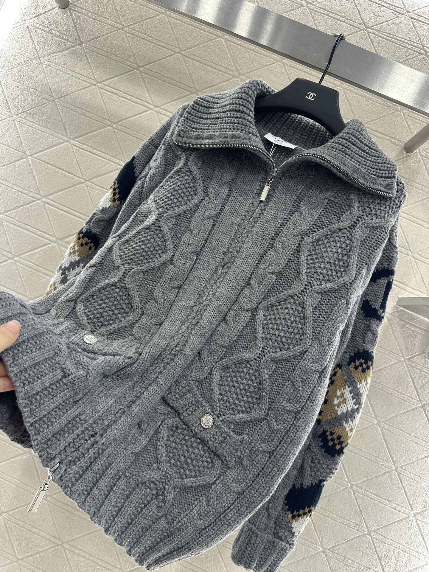 25fw Zipper hook flower knitted cardigan