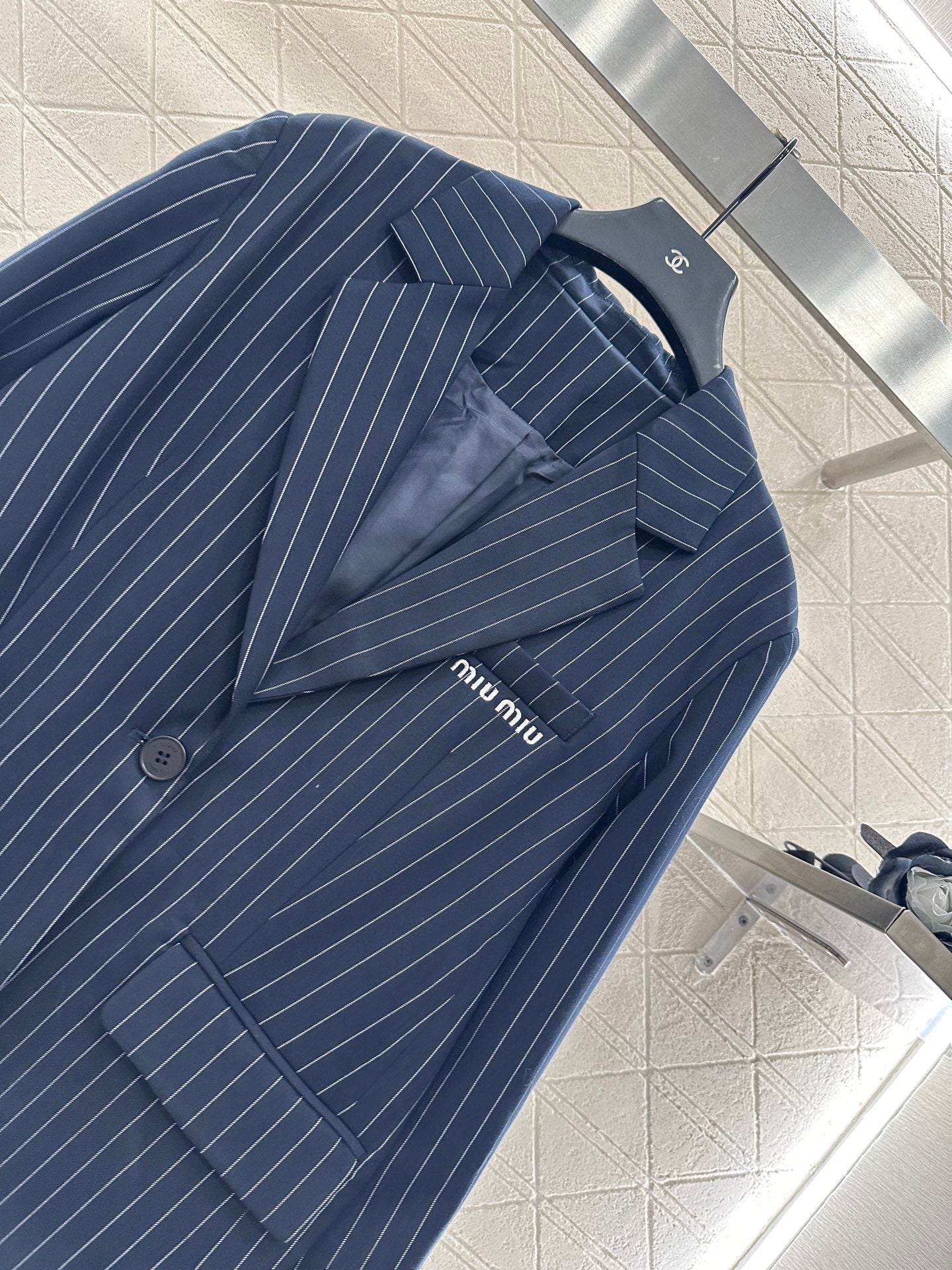 25fw Silhouette striped suit set