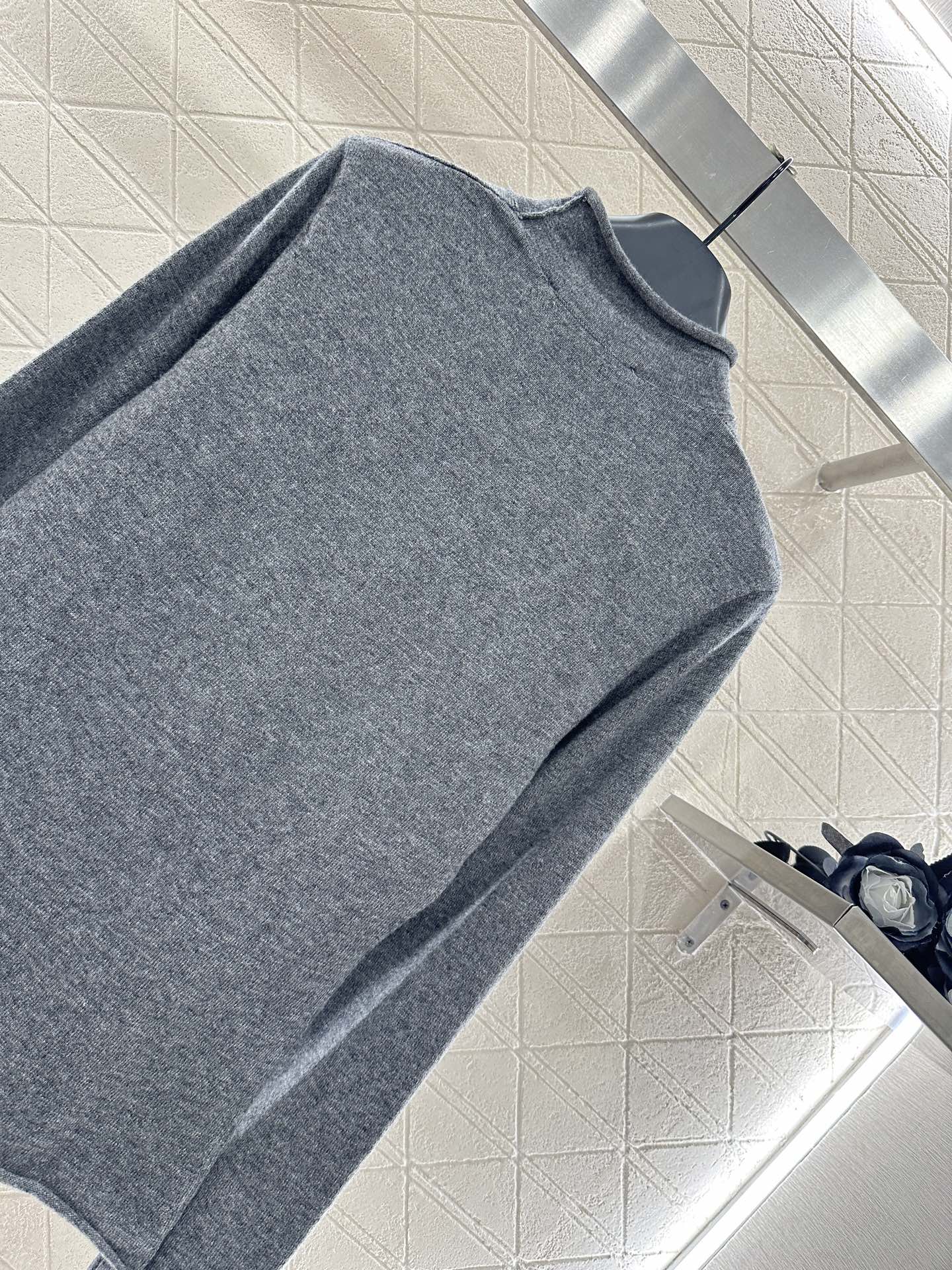 25fw Alphabet Knitted Long Sleeve