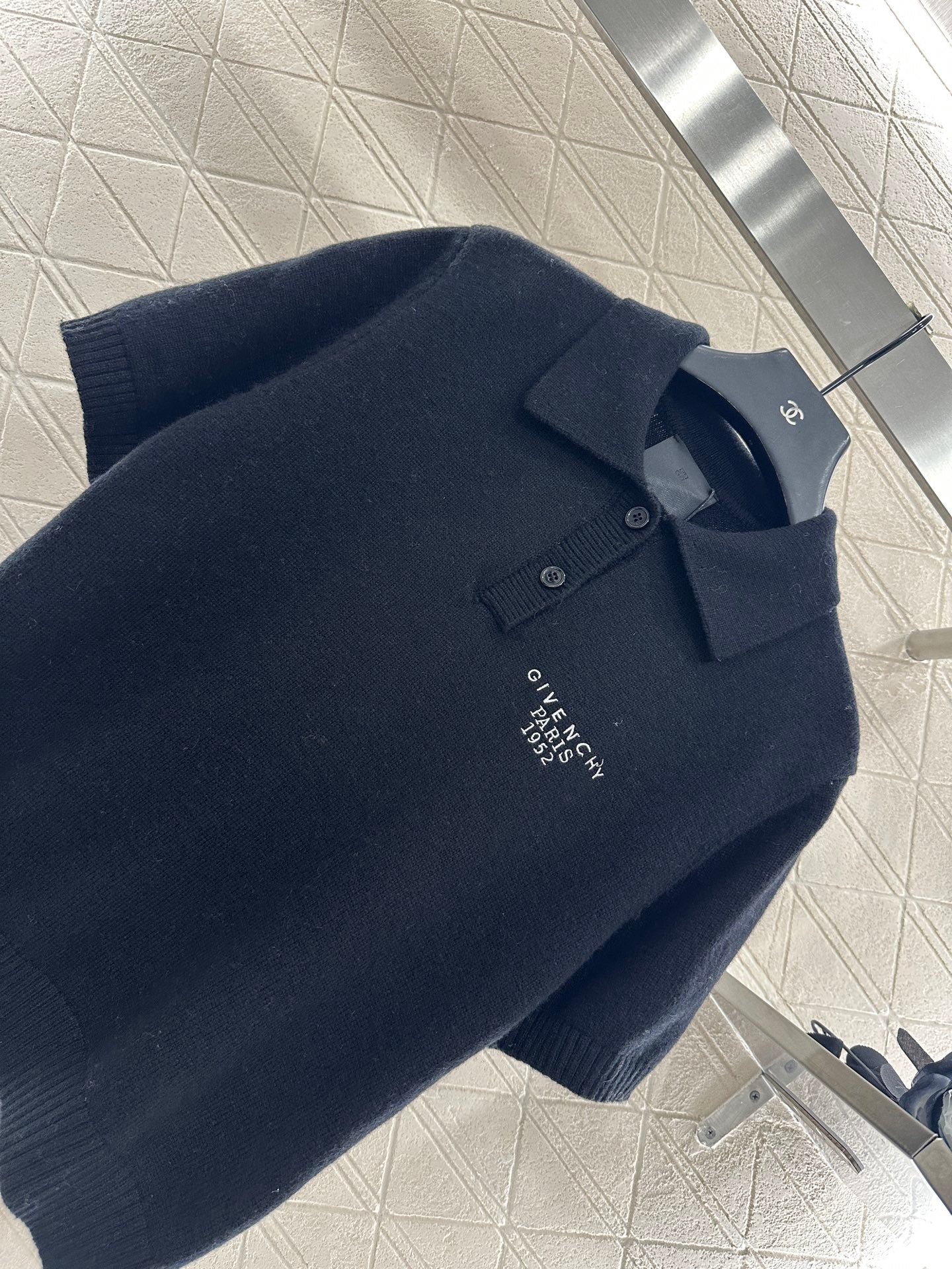 25fw Half open lapel knitted top