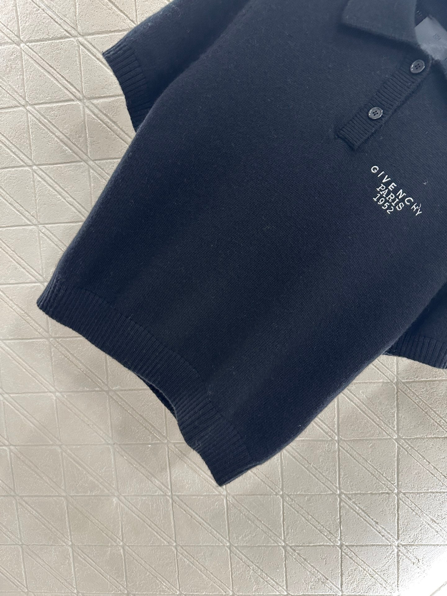 25fw Half open lapel knitted top