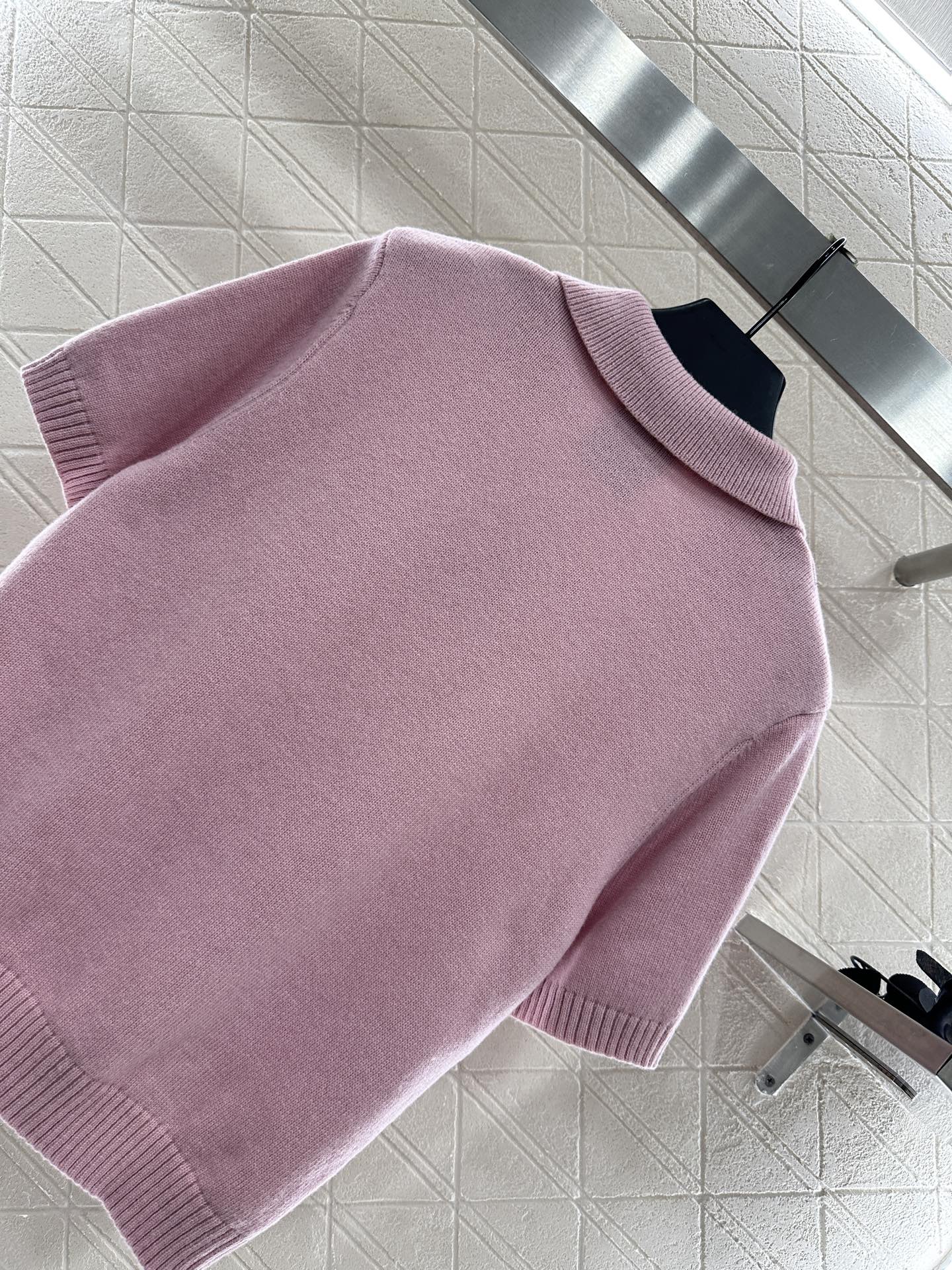 25fw Half open lapel knitted top