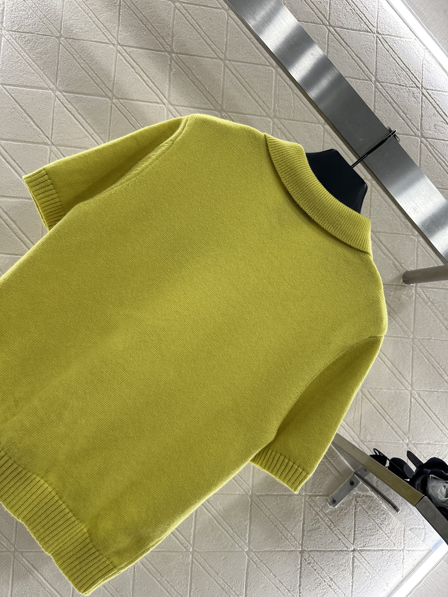 25fw Half open lapel knitted top