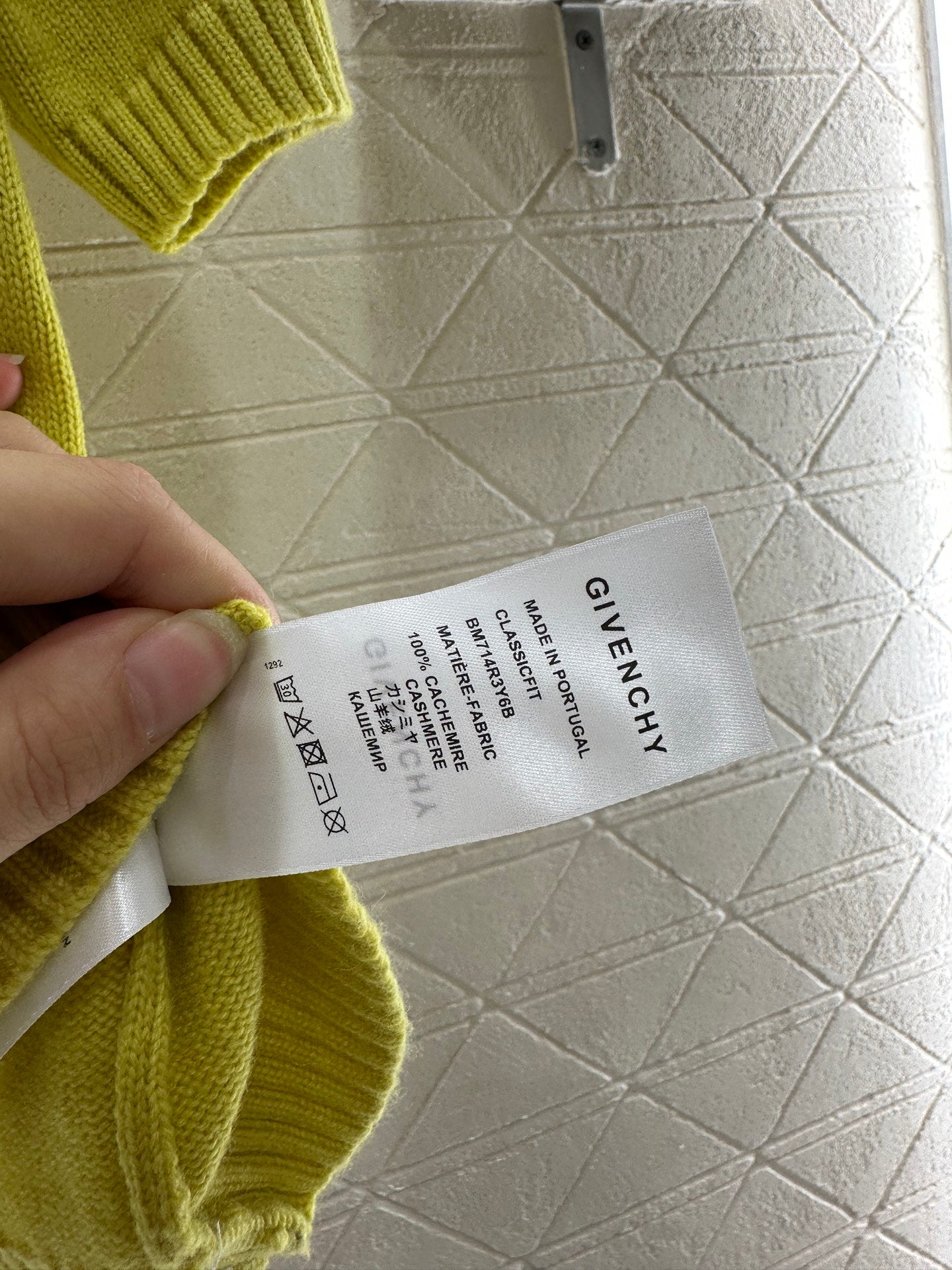 25fw Half open lapel knitted top