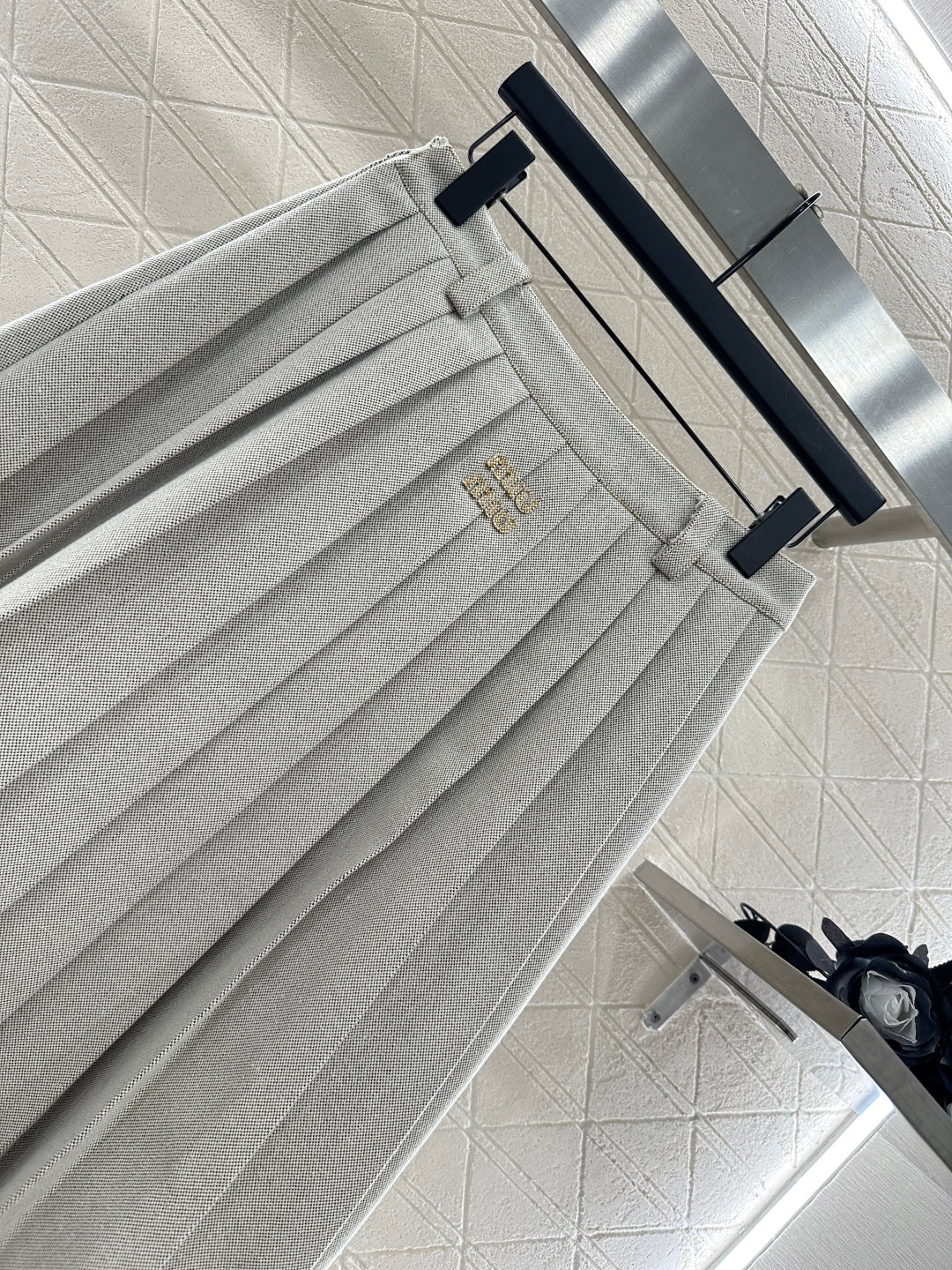 25fw Mid length skirt