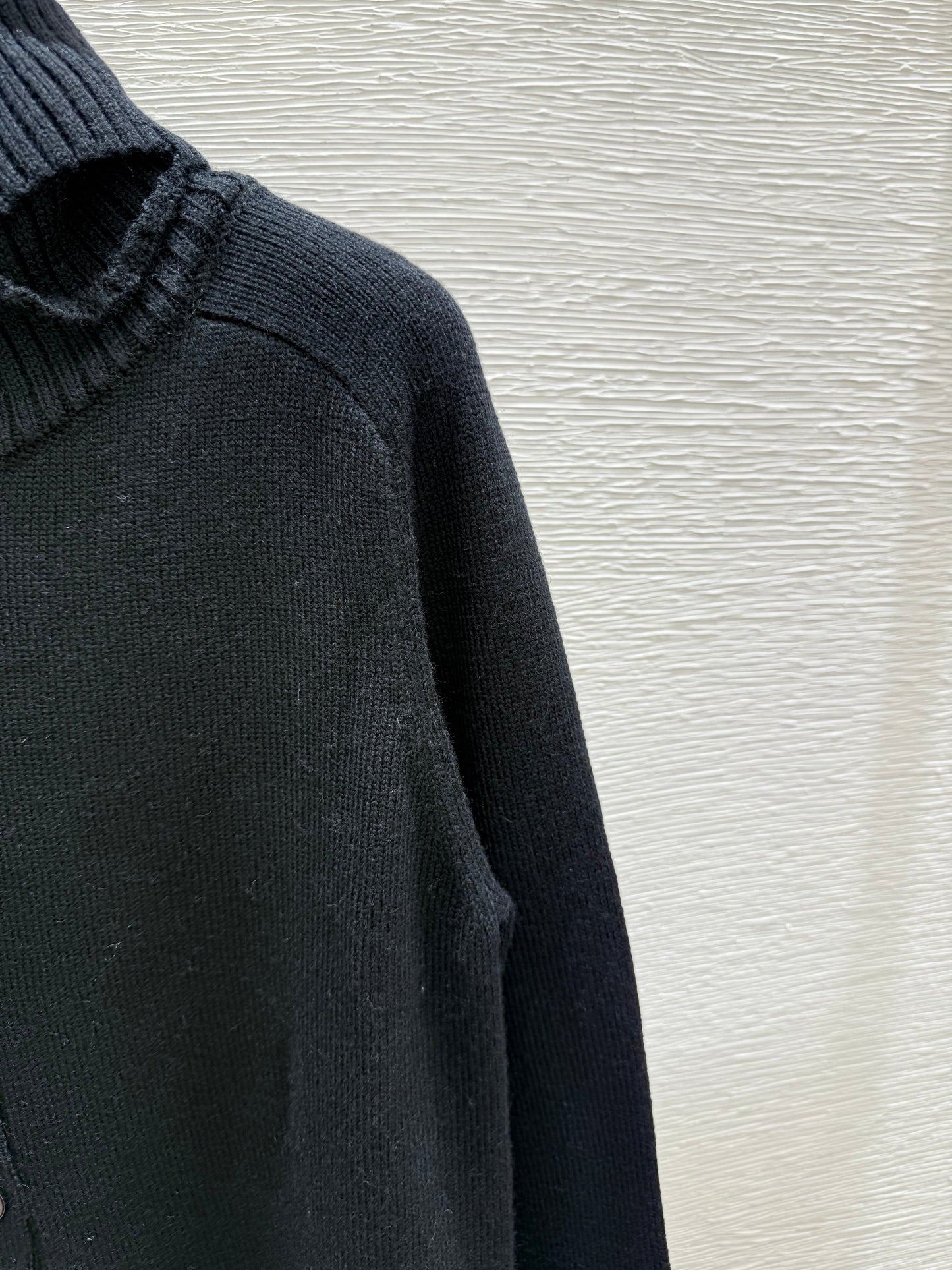 25fw Knitted long sleeved collar