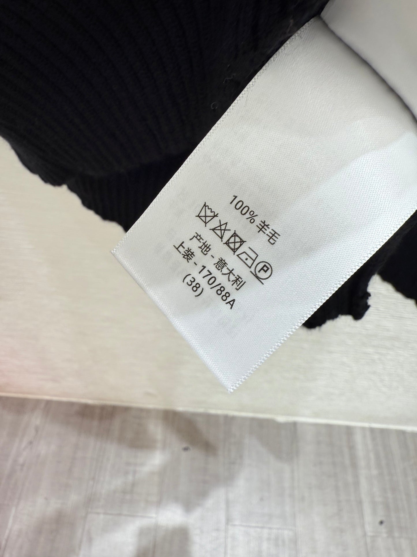 25fw Knitted long sleeved collar