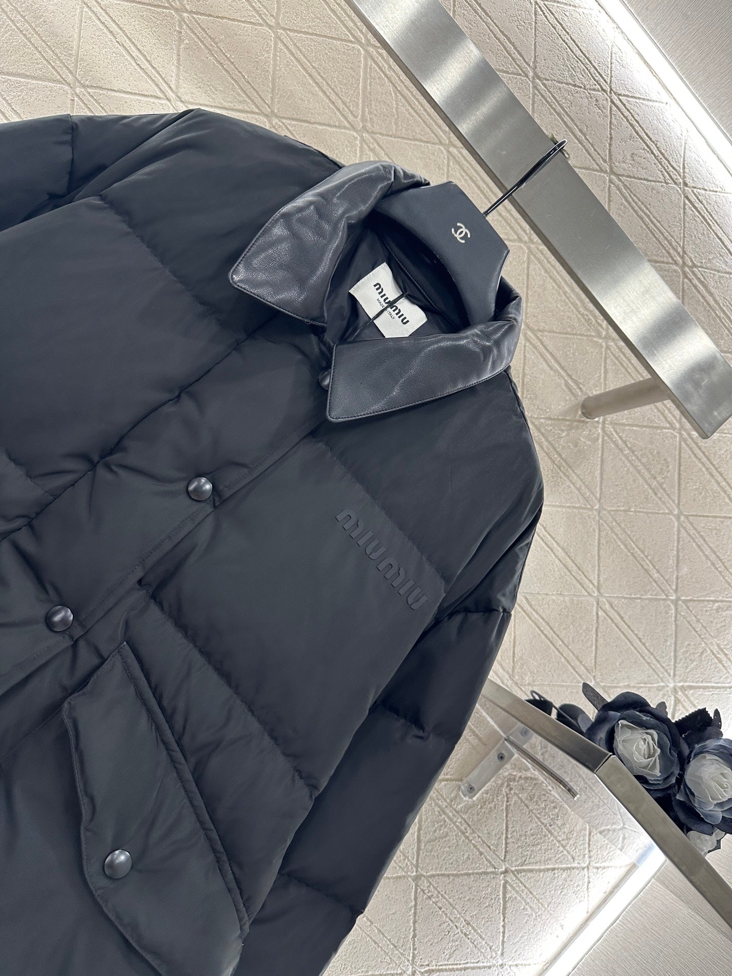 25fw Collar down jacket made of patchwork leather