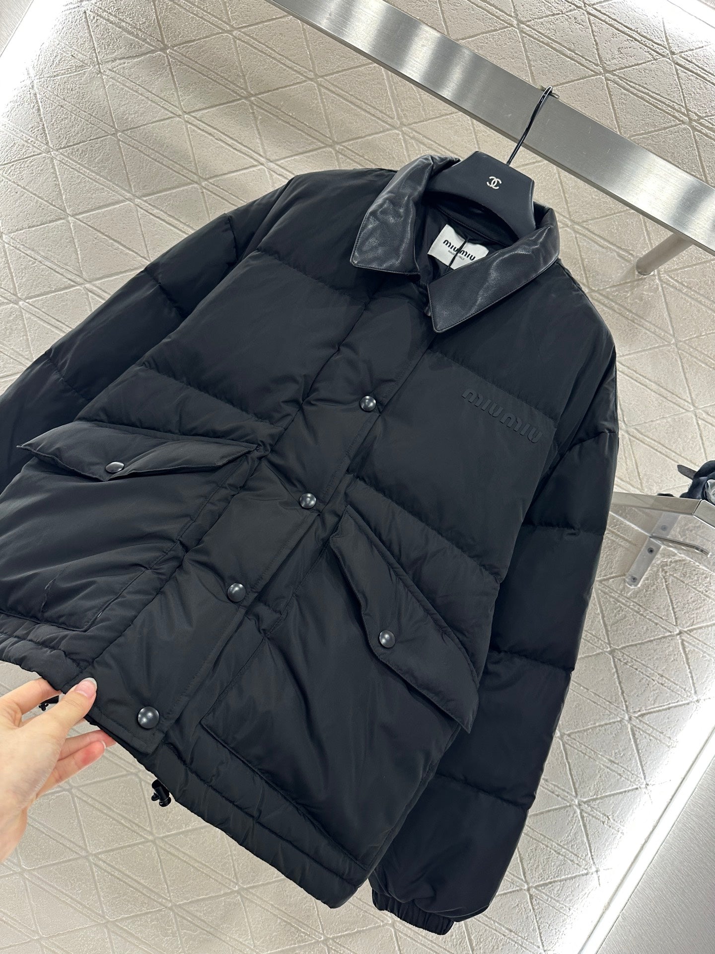 25fw Collar down jacket made of patchwork leather