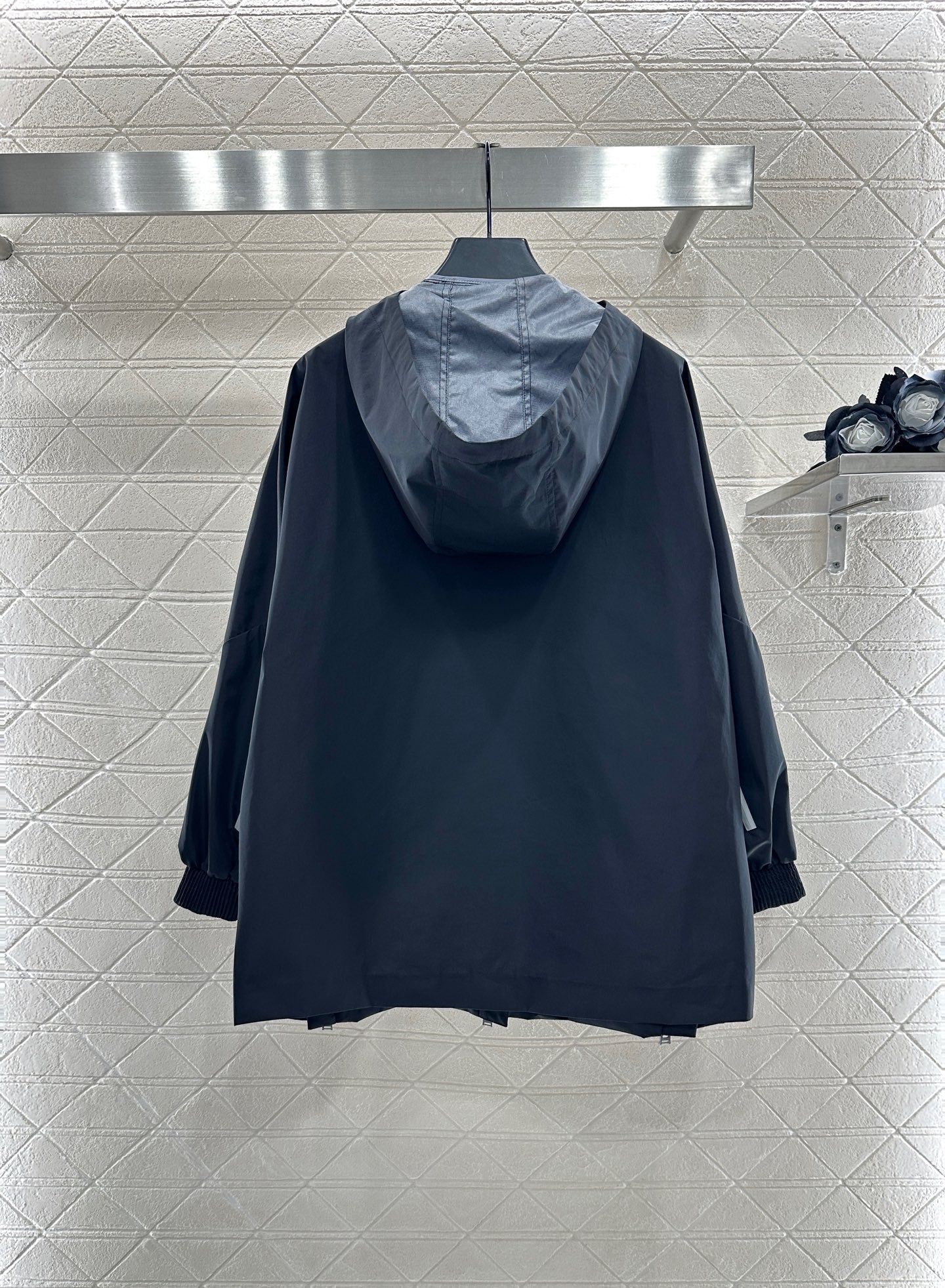 25fw Hooded silhouette assault jacket