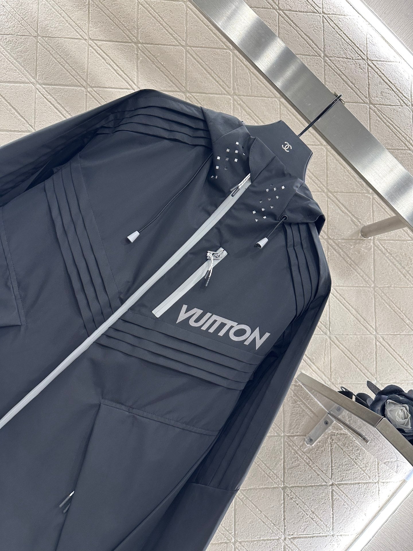 25fw Hooded silhouette assault jacket