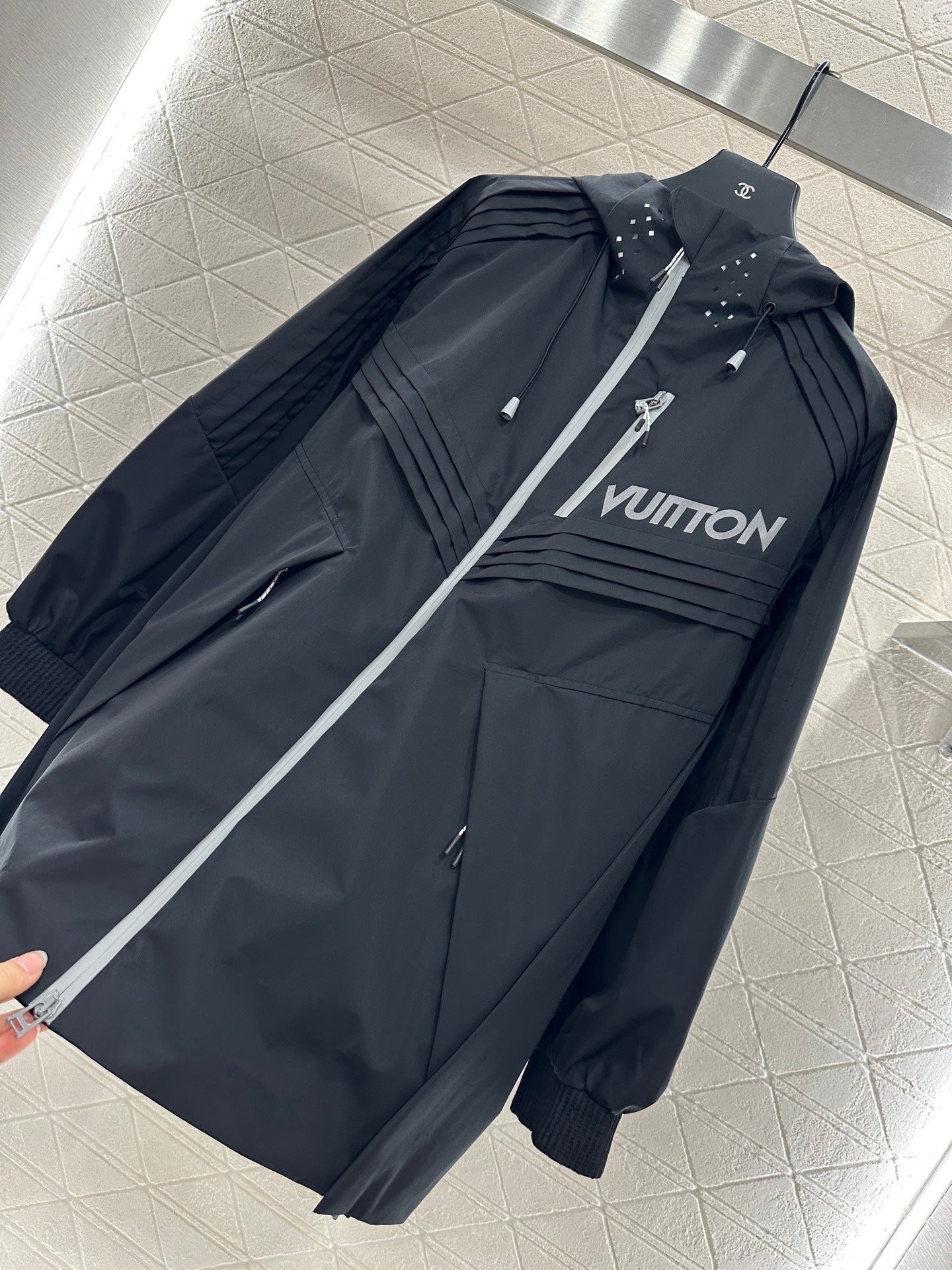 25fw Hooded silhouette assault jacket