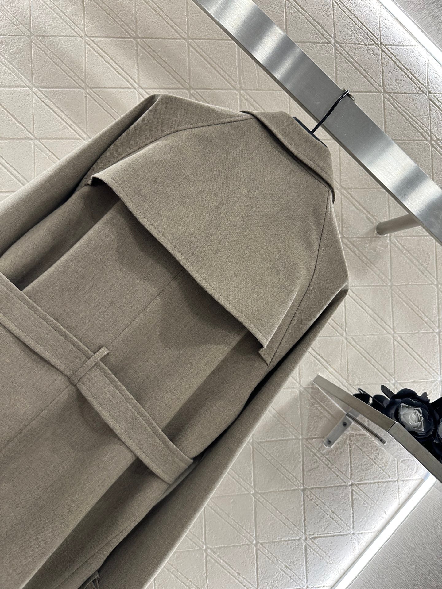 25fw Collar waistband mid length jacket