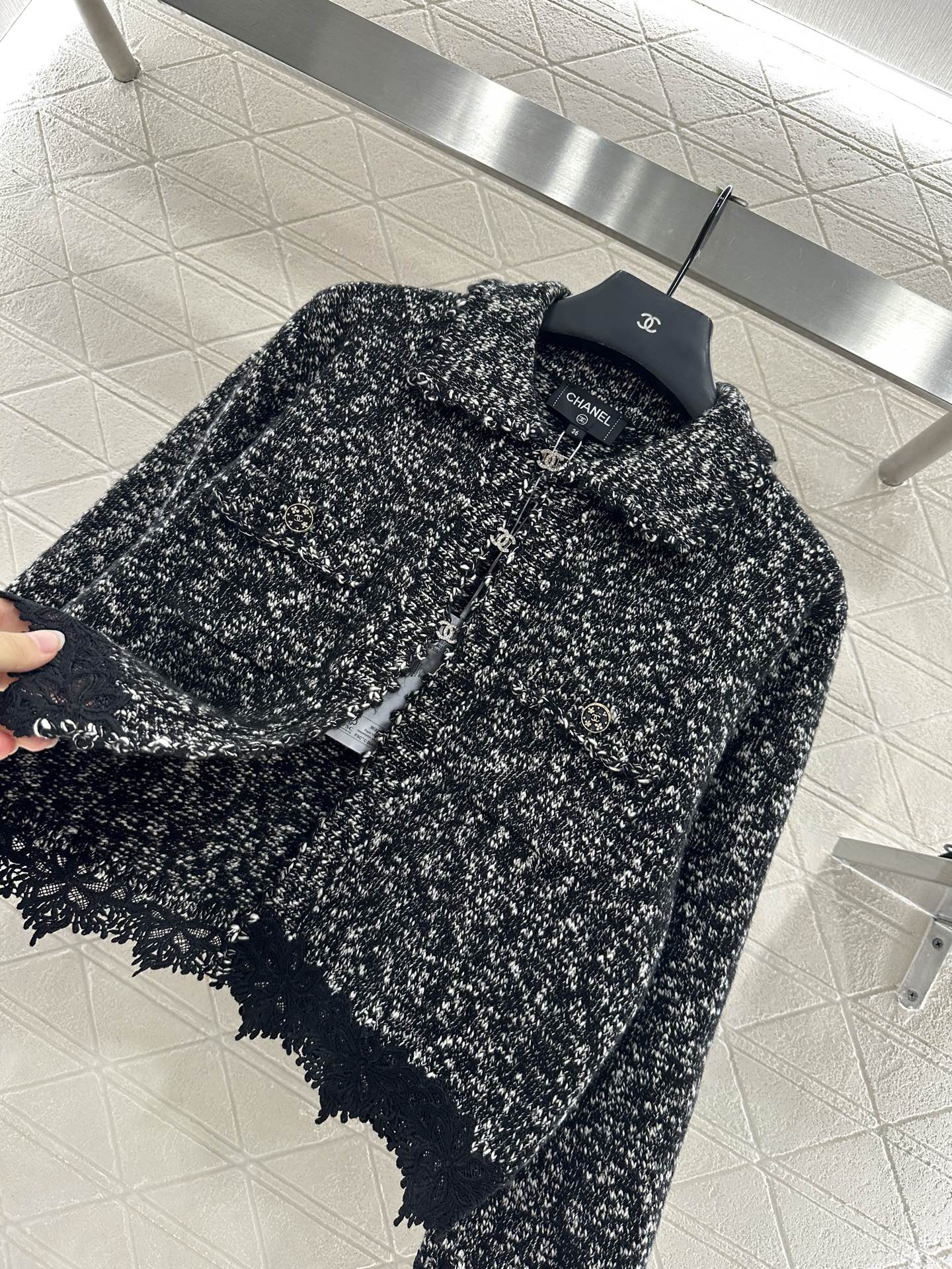 25fw Embroidered lace knitted cardigan