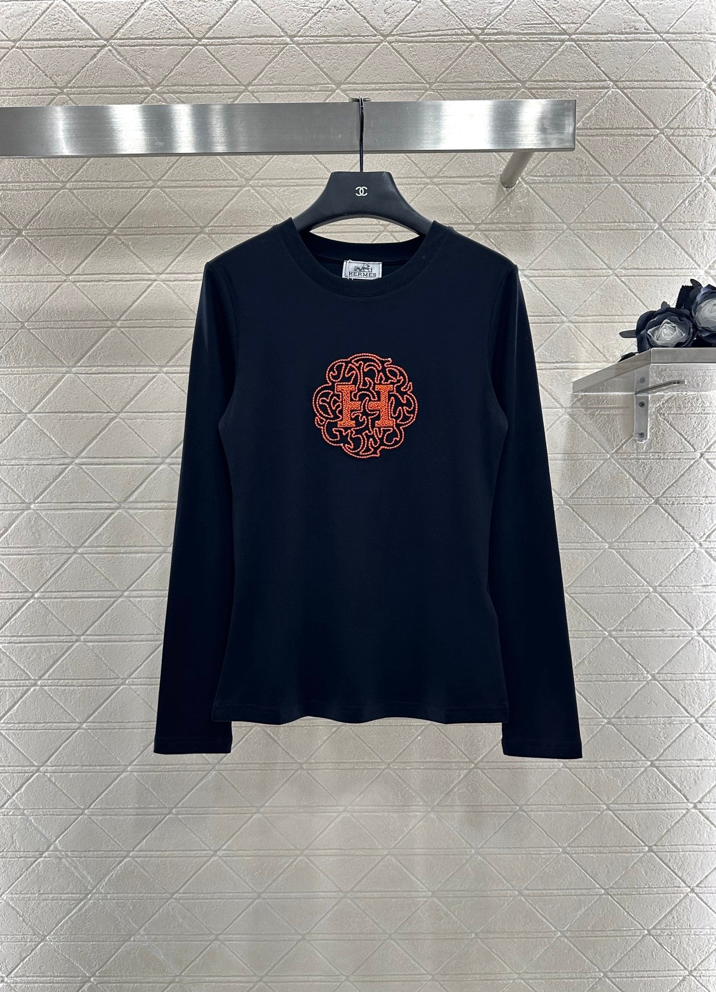 25fw Slim fit beaded logo top