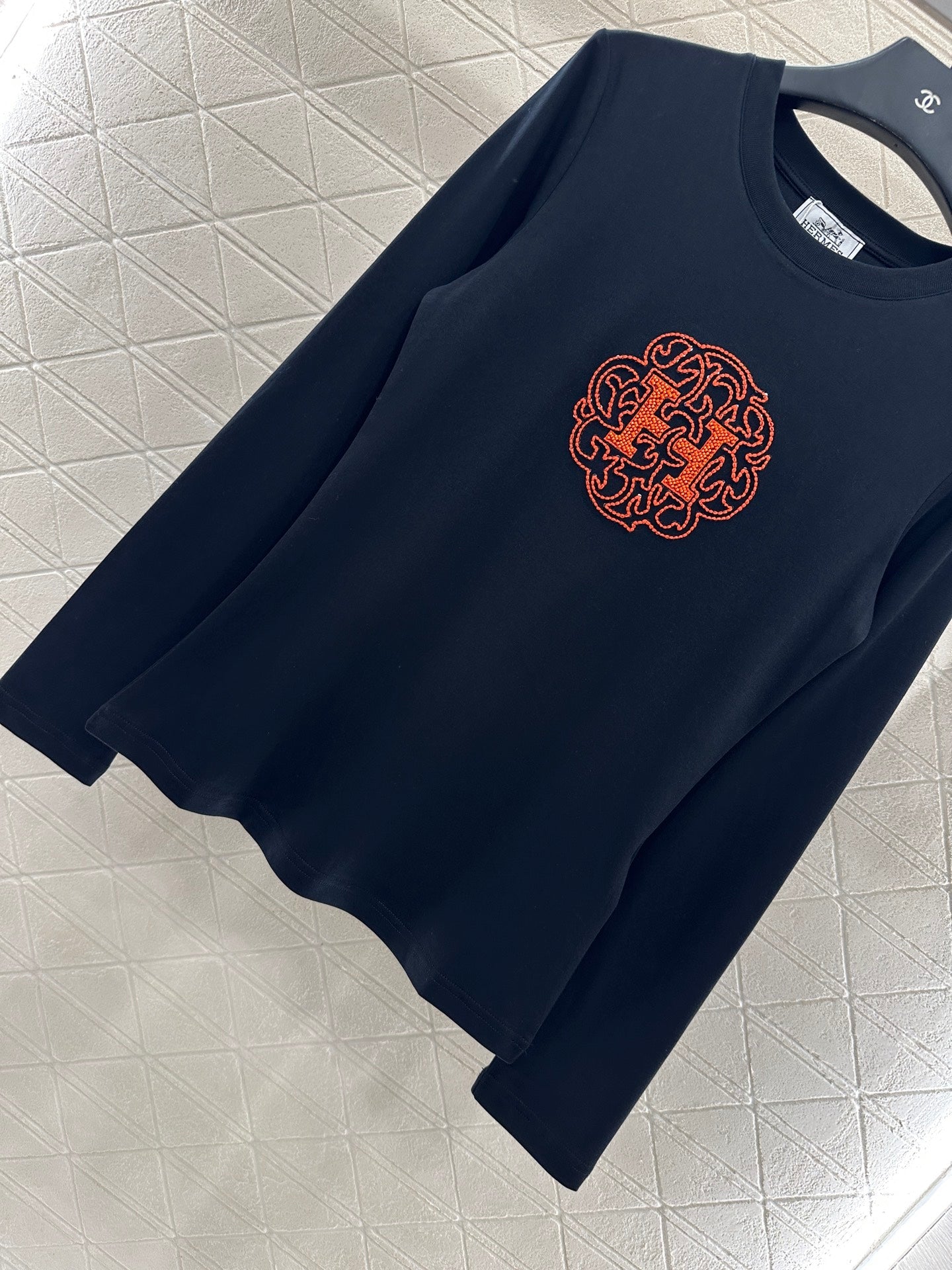 25fw Slim fit beaded logo top