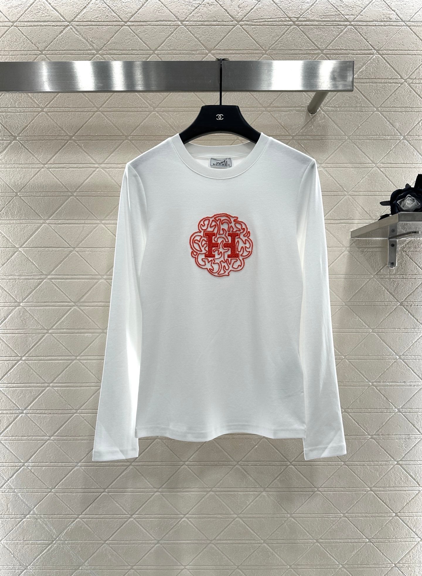 25fw Slim fit beaded logo top