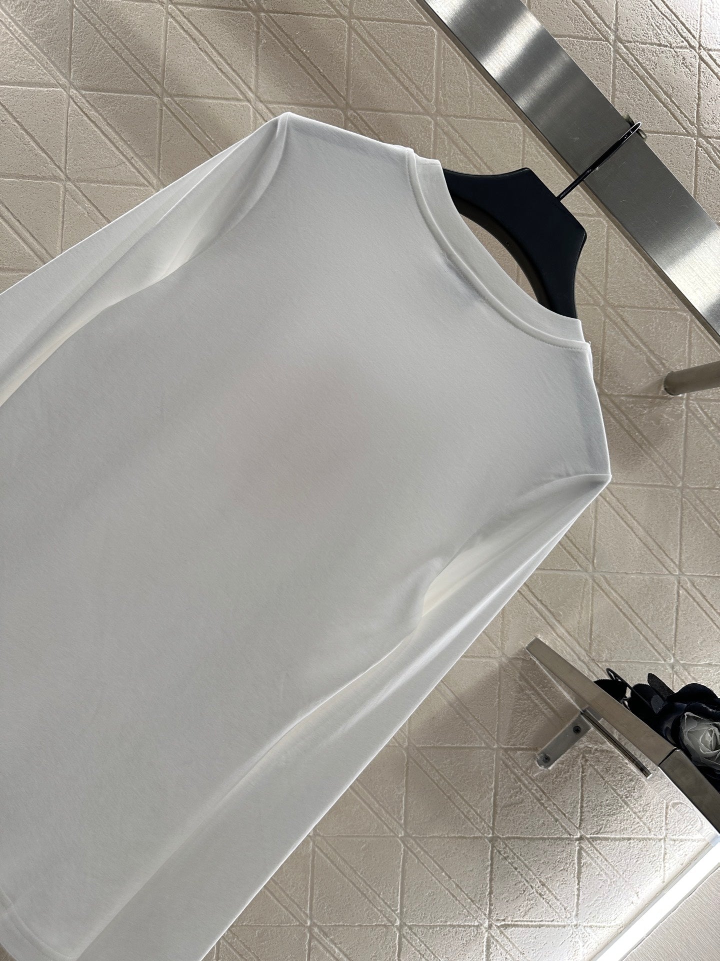 25fw Slim fit beaded logo top