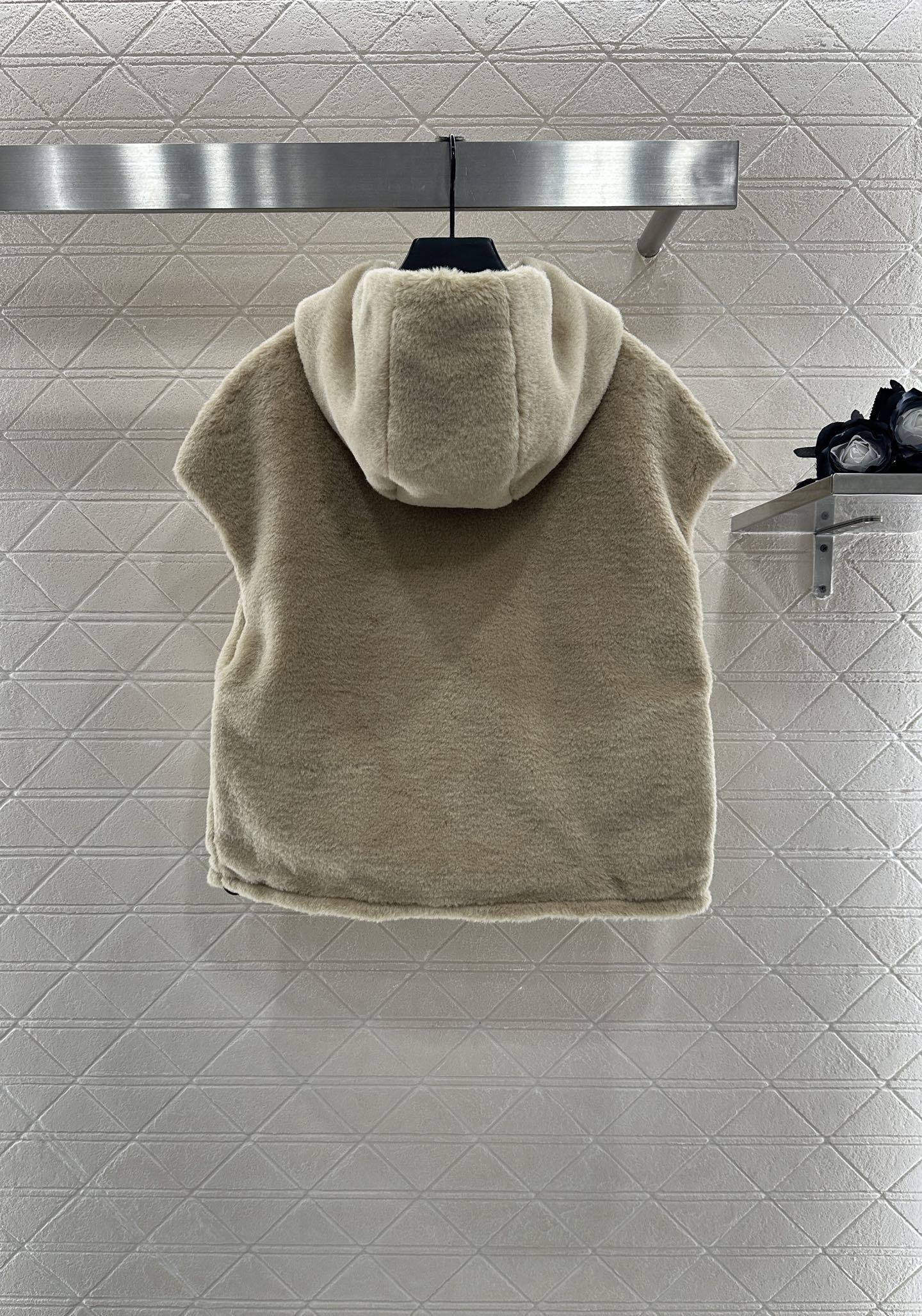 25fw Wearing fur vest on both sides