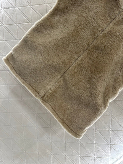 25fw Wearing fur vest on both sides