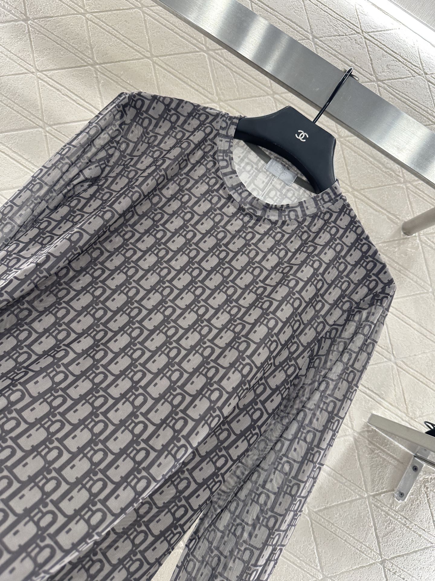 25fw Mesh round neck base shirt