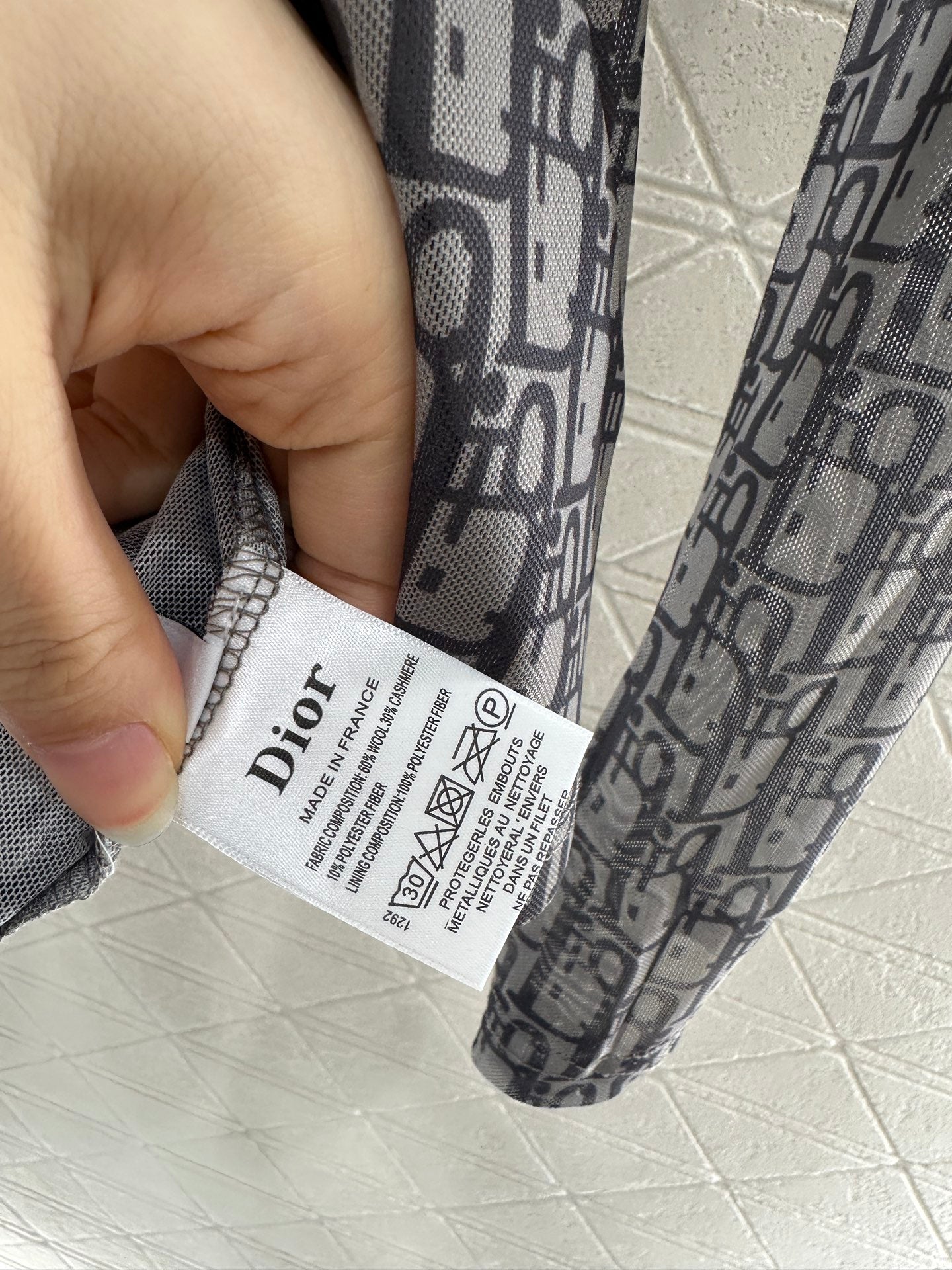 25fw Mesh round neck base shirt