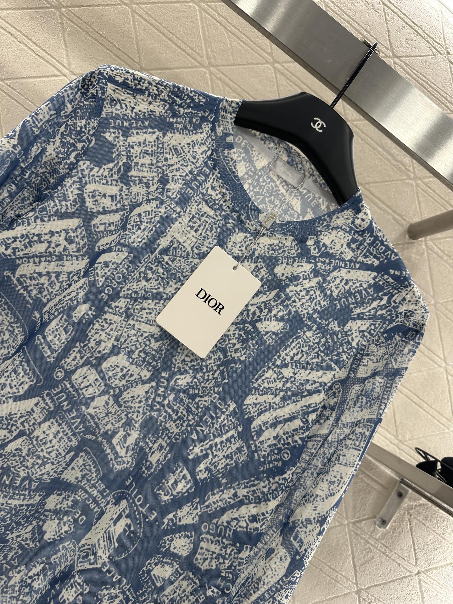 25fw Slim fit round neck printed base shirt