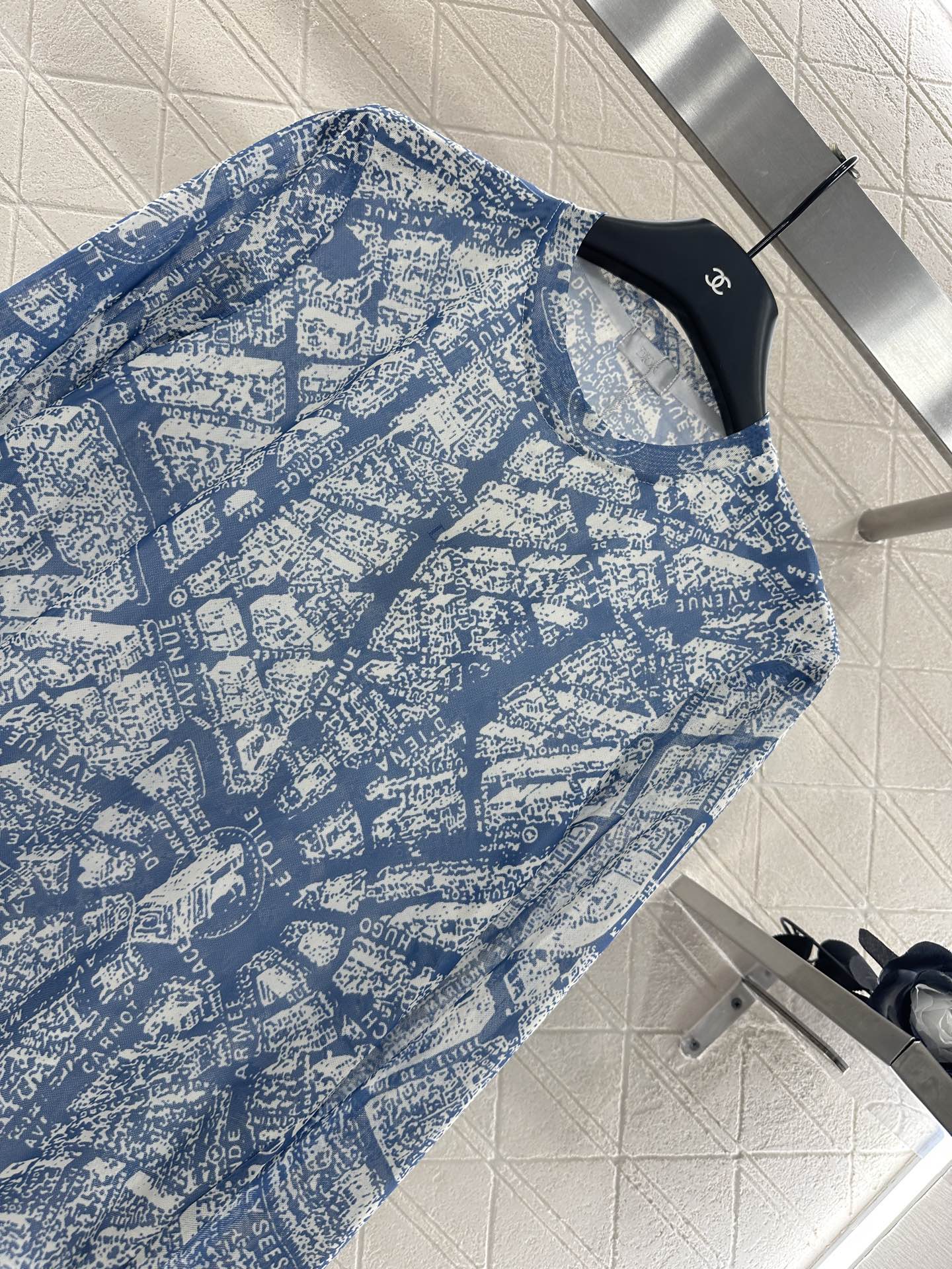 25fw Slim fit round neck printed base shirt