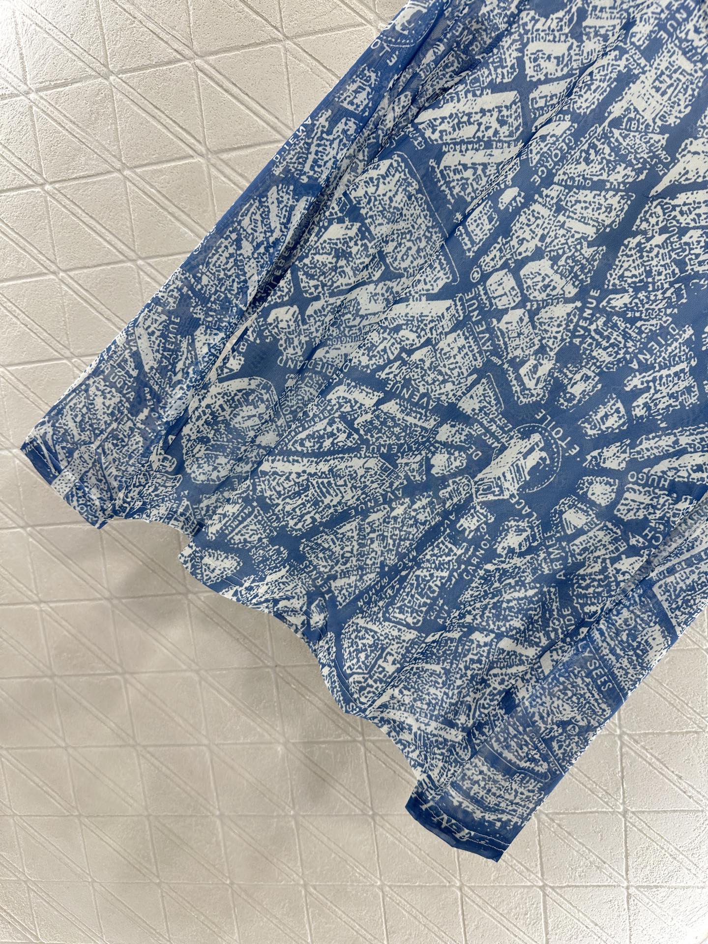 25fw Slim fit round neck printed base shirt