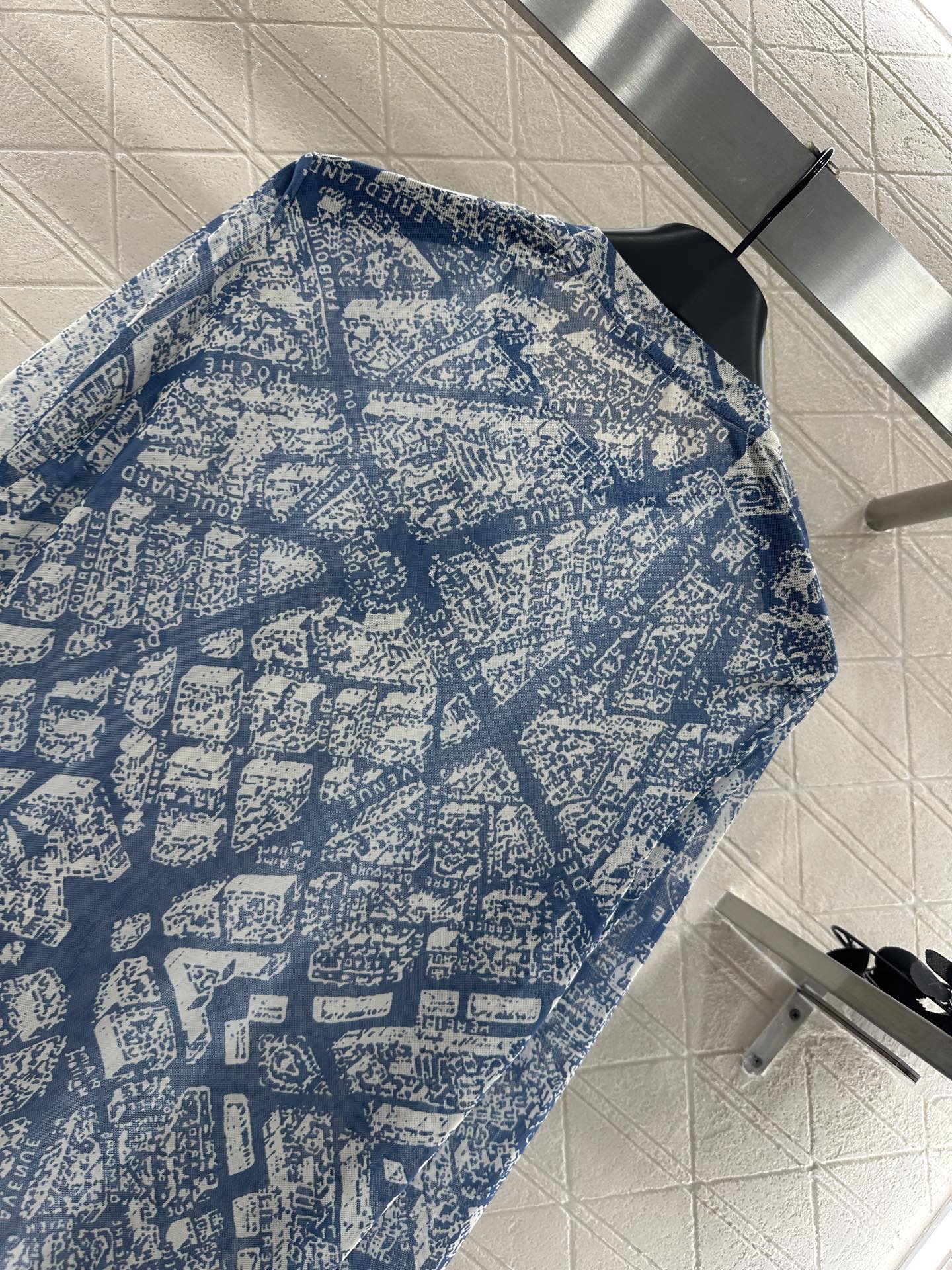 25fw Slim fit round neck printed base shirt