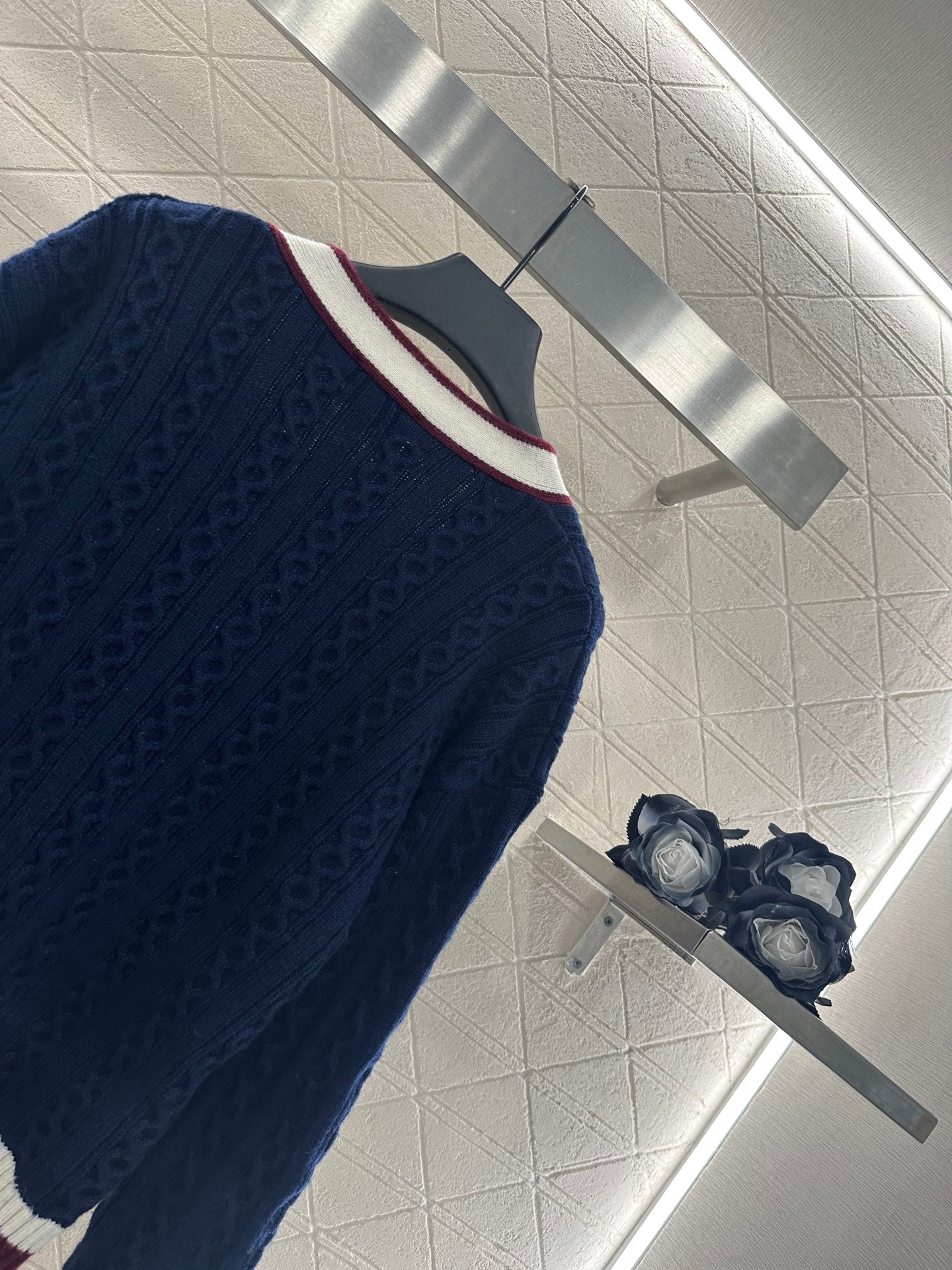 25fw V-neck Fried Dough Twists contrast knitted cardigan