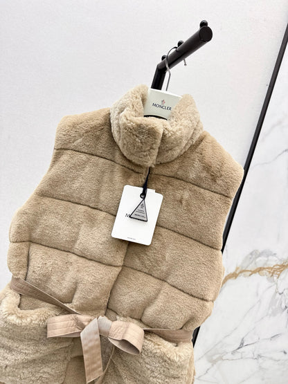 25fw Plush collar down short vest