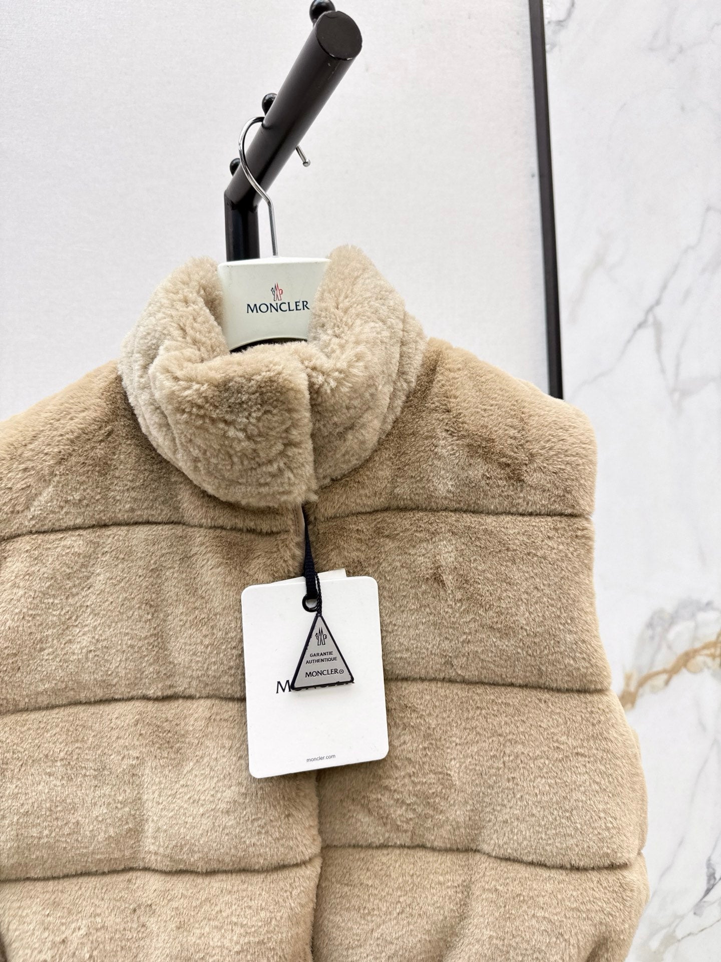 25fw Plush collar down short vest