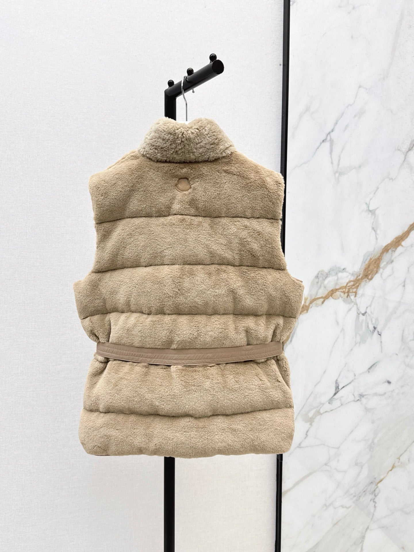 25fw Plush collar down short vest