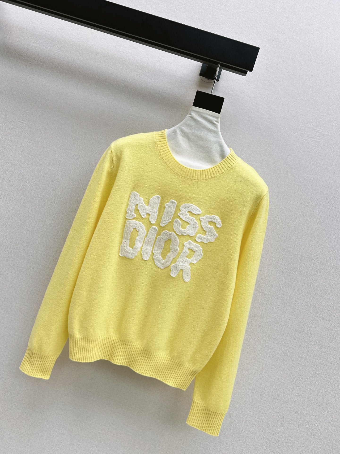 25fw 3D Embroidered Logo Sweater