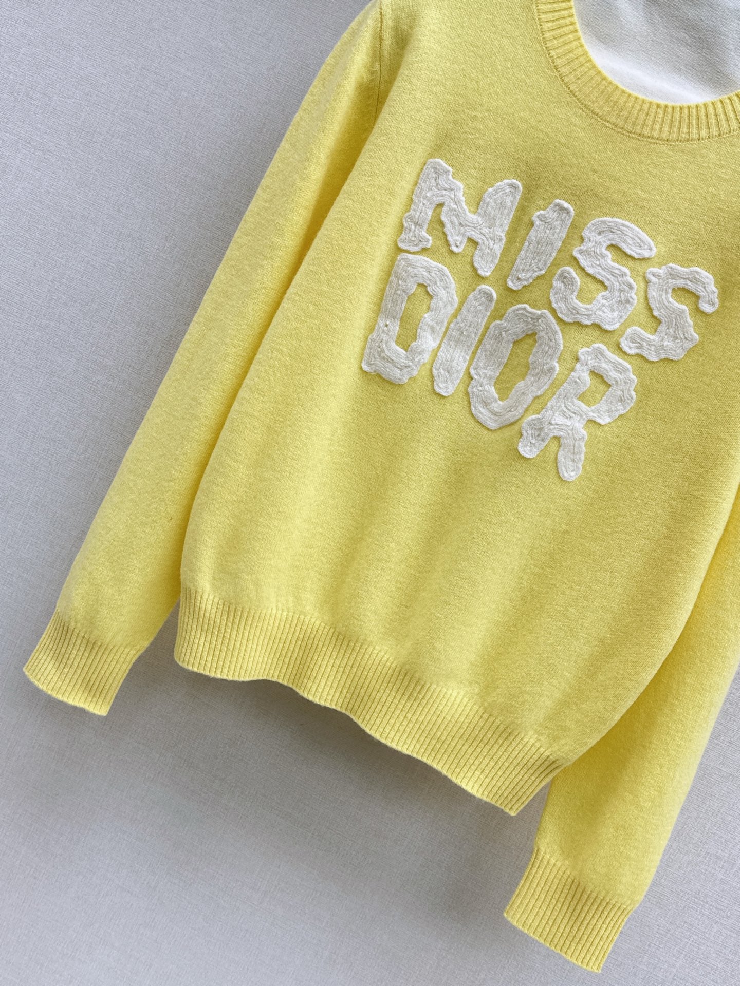 25fw 3D Embroidered Logo Sweater