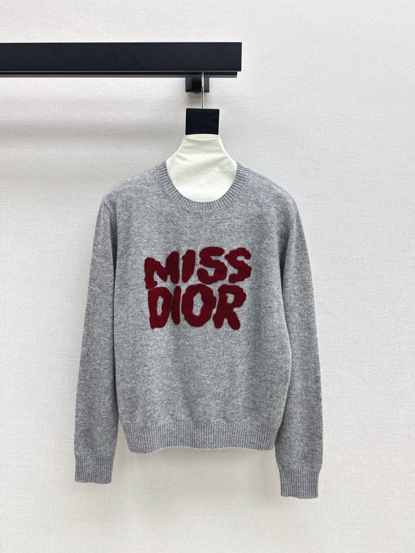 25fw 3D Embroidered Logo Sweater