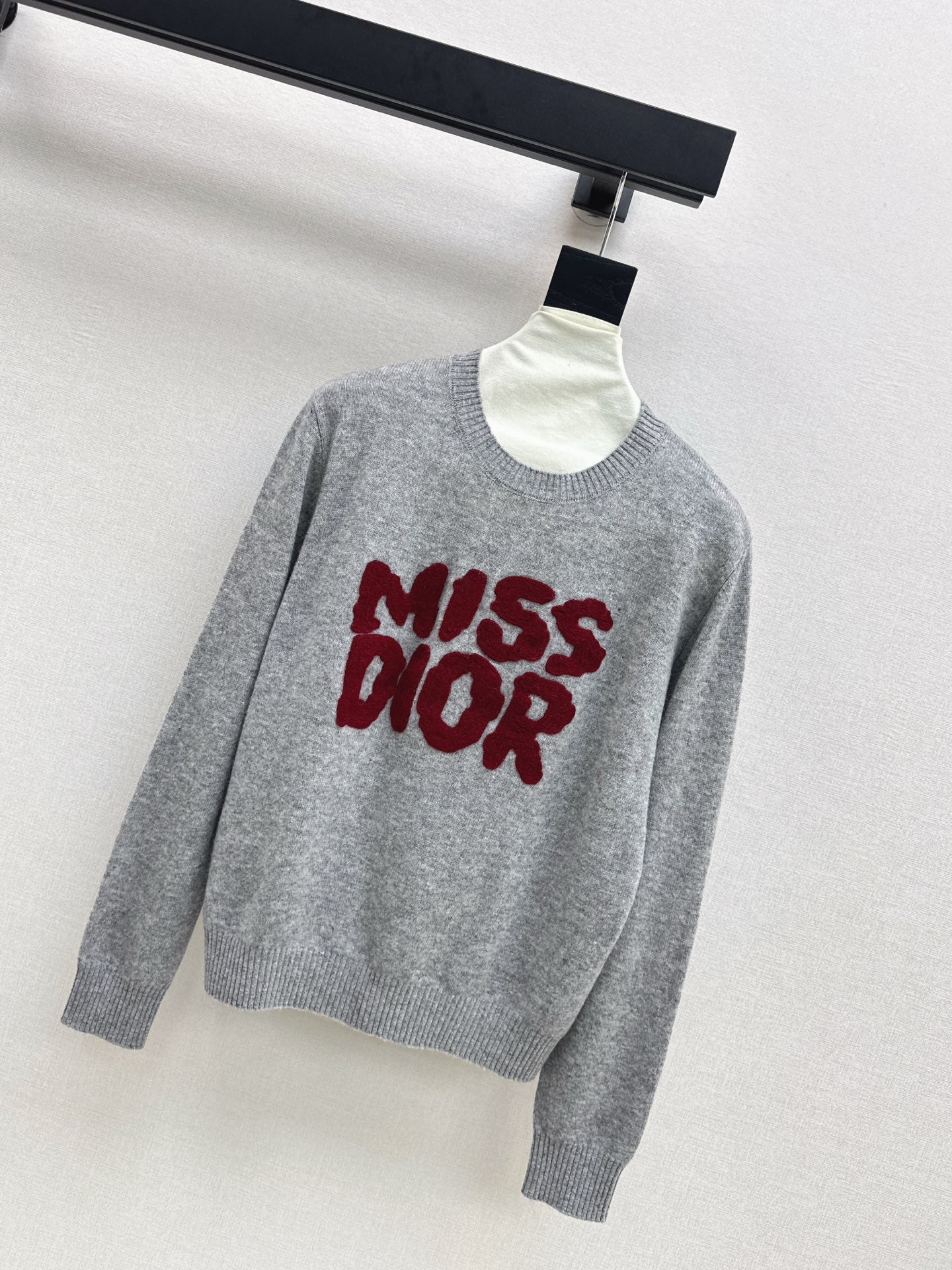 25fw 3D Embroidered Logo Sweater