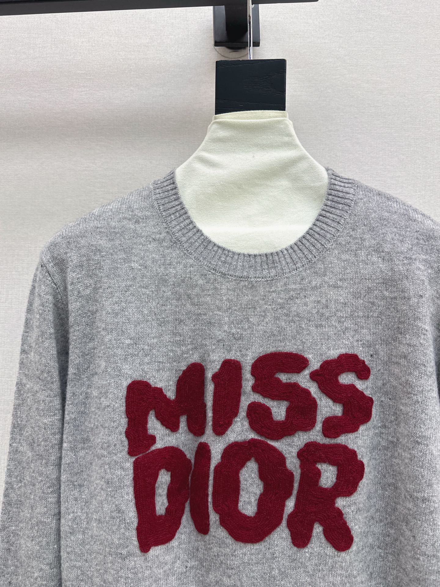 25fw 3D Embroidered Logo Sweater