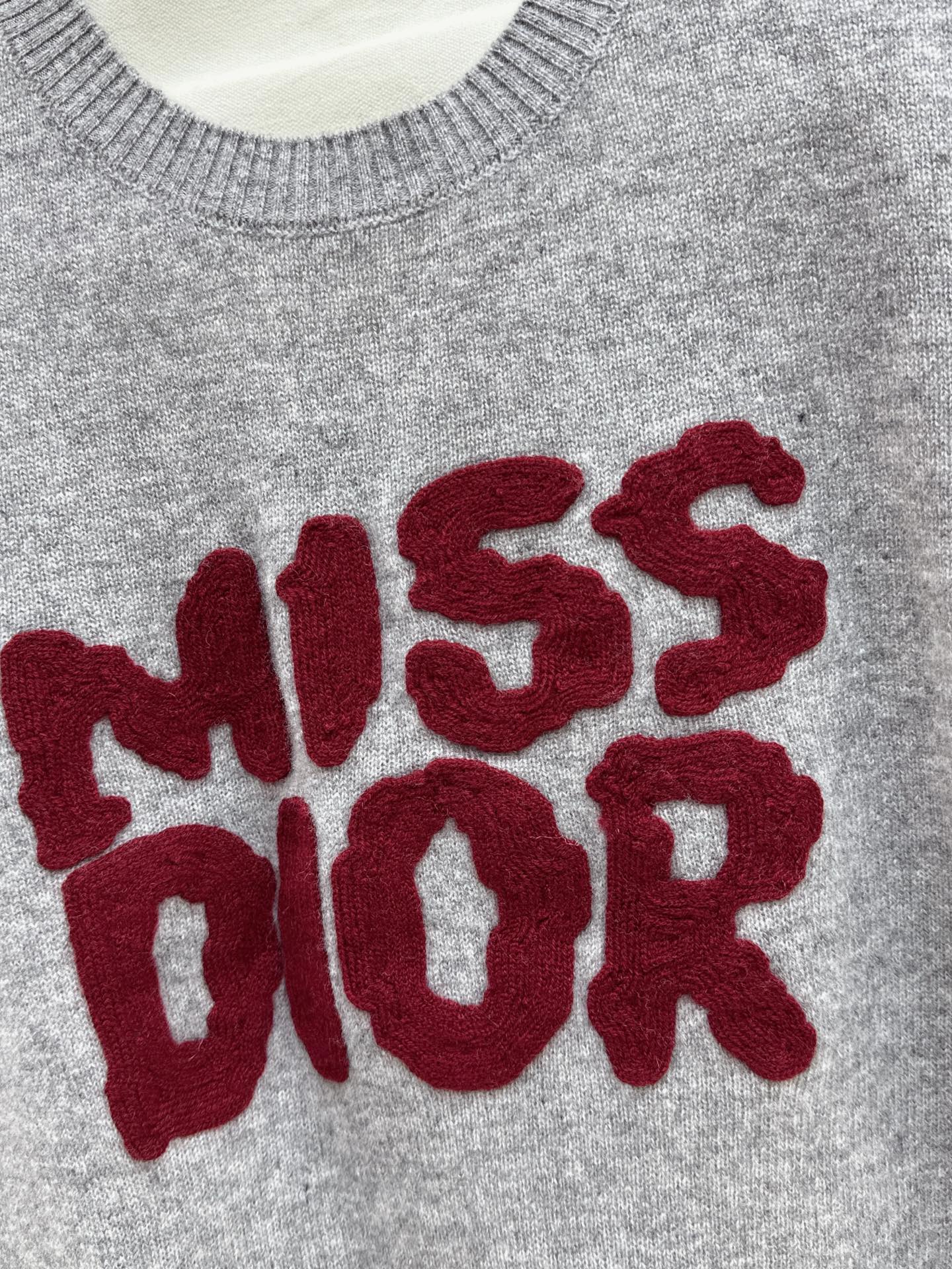 25fw 3D Embroidered Logo Sweater