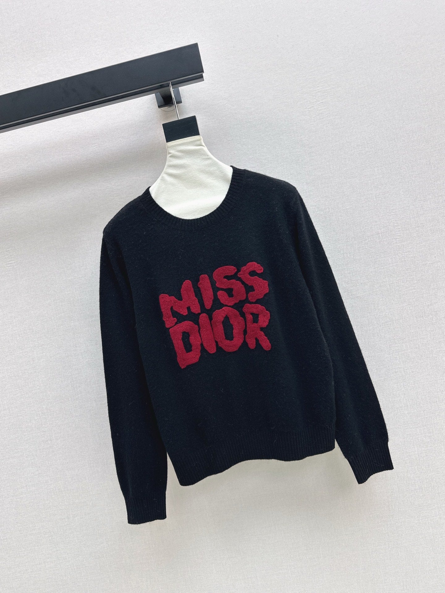 25fw 3D Embroidered Logo Sweater