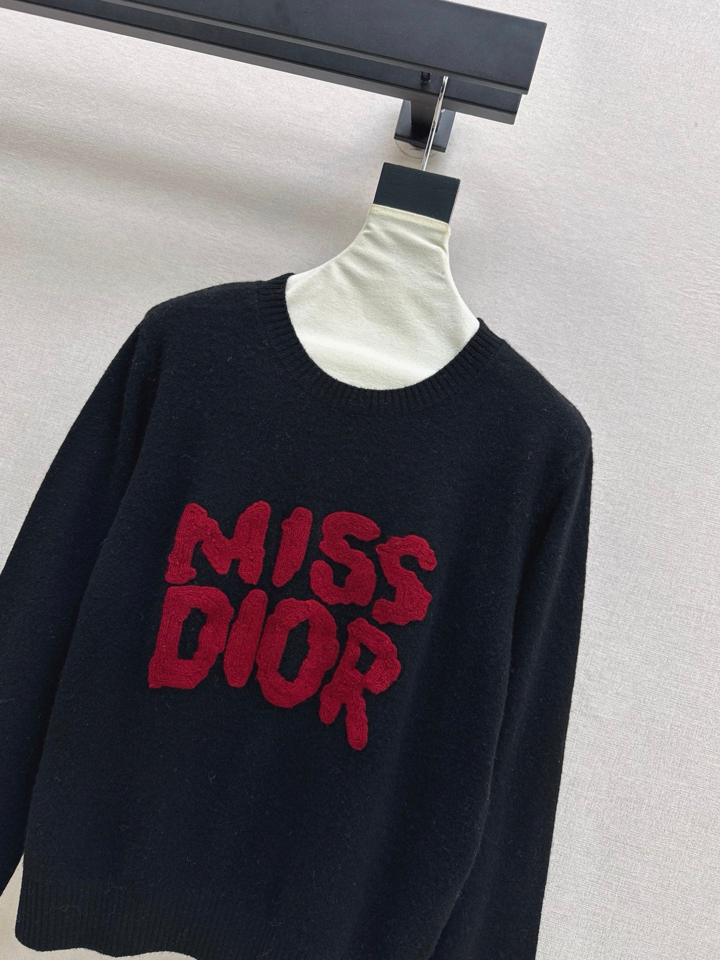 25fw 3D Embroidered Logo Sweater
