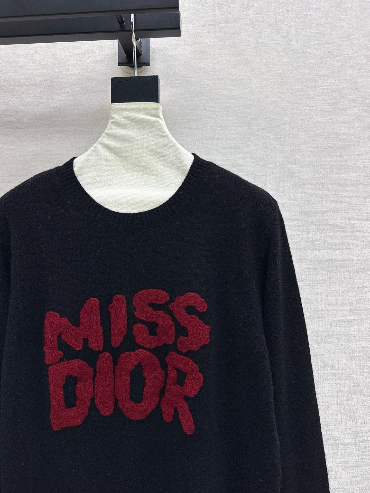 25fw 3D Embroidered Logo Sweater