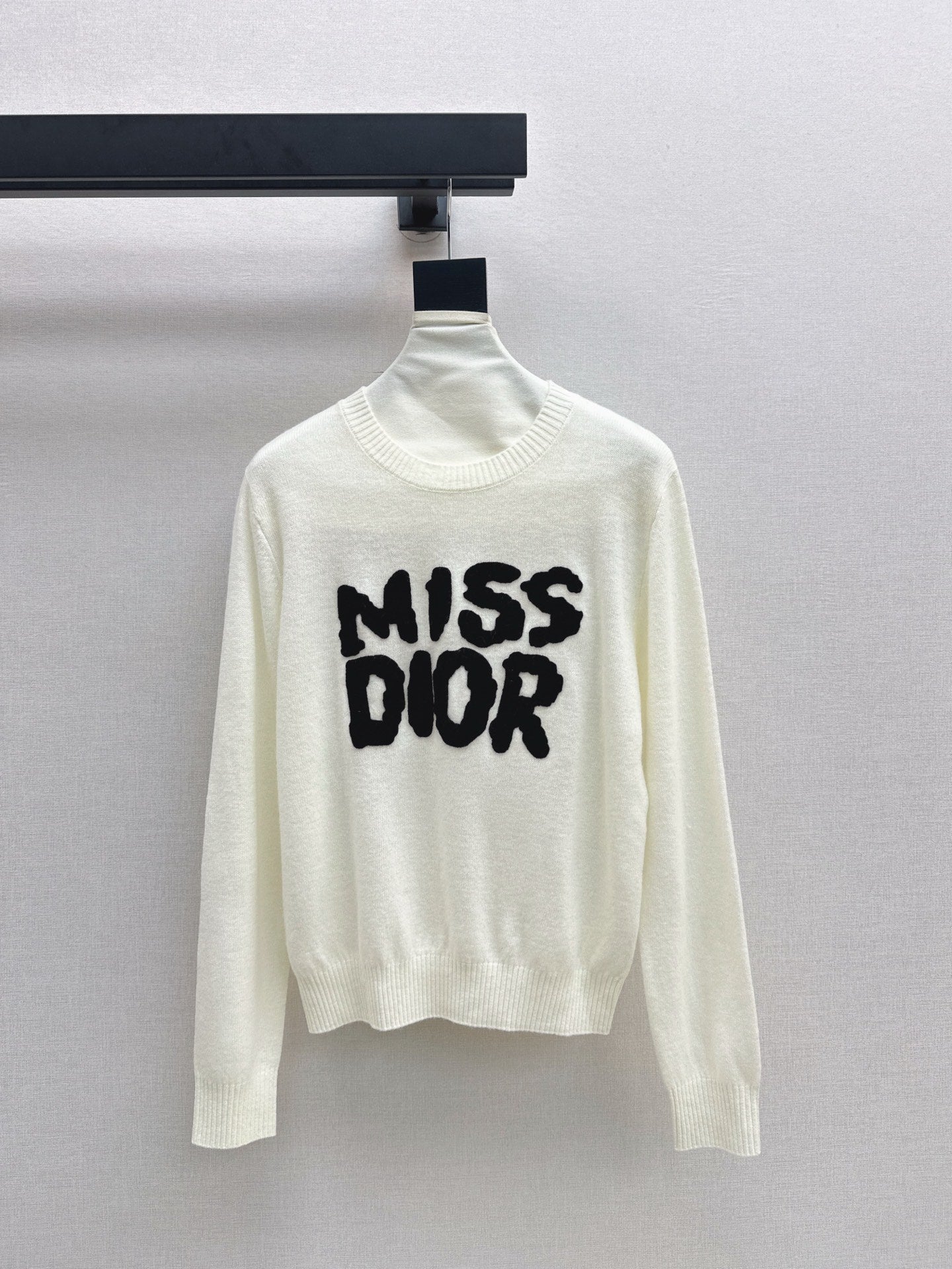 25fw 3D Embroidered Logo Sweater
