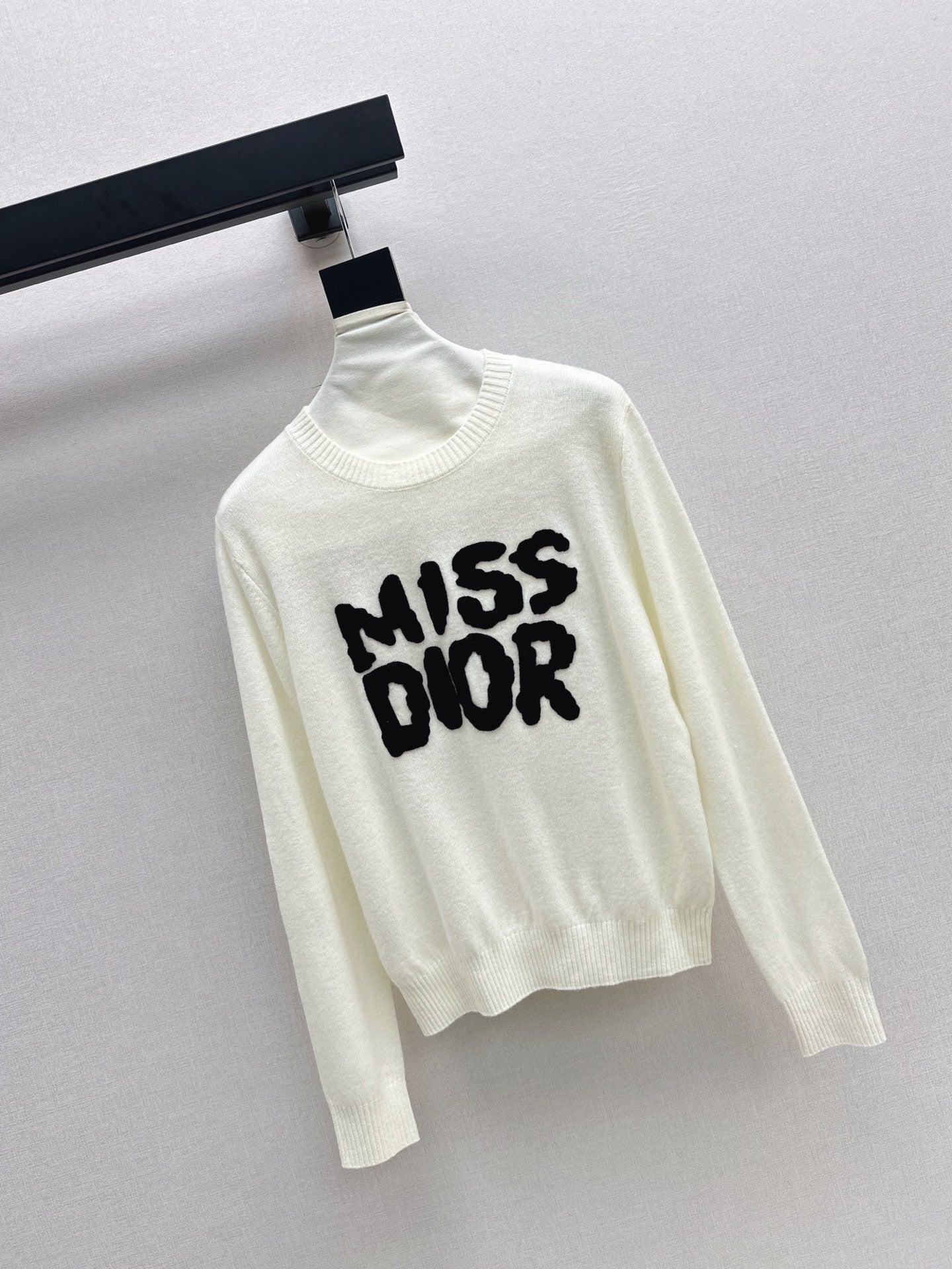 25fw 3D Embroidered Logo Sweater